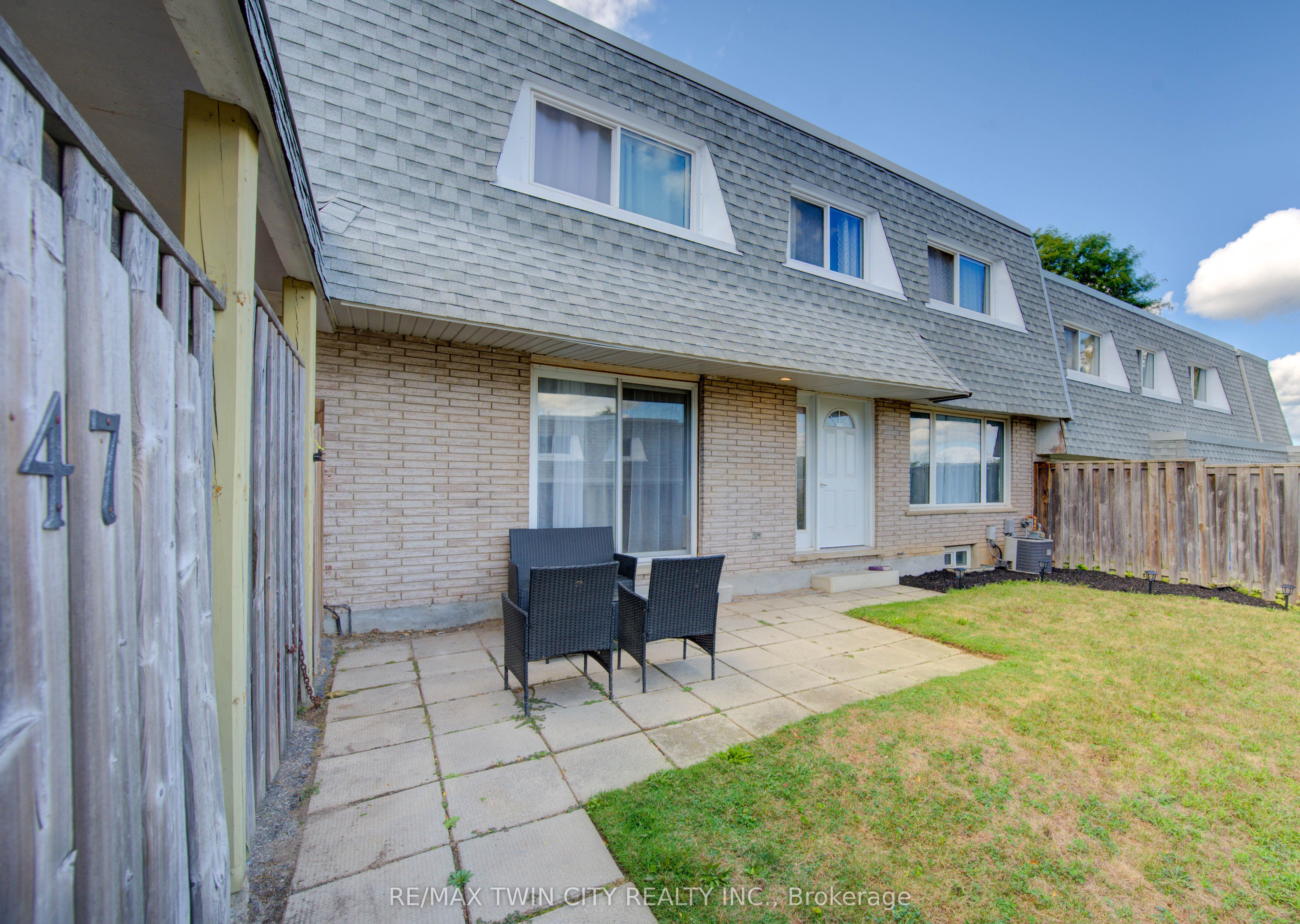 14 Williamsburg Road 47, Kitchener, ON N2E 1W1 photo 3