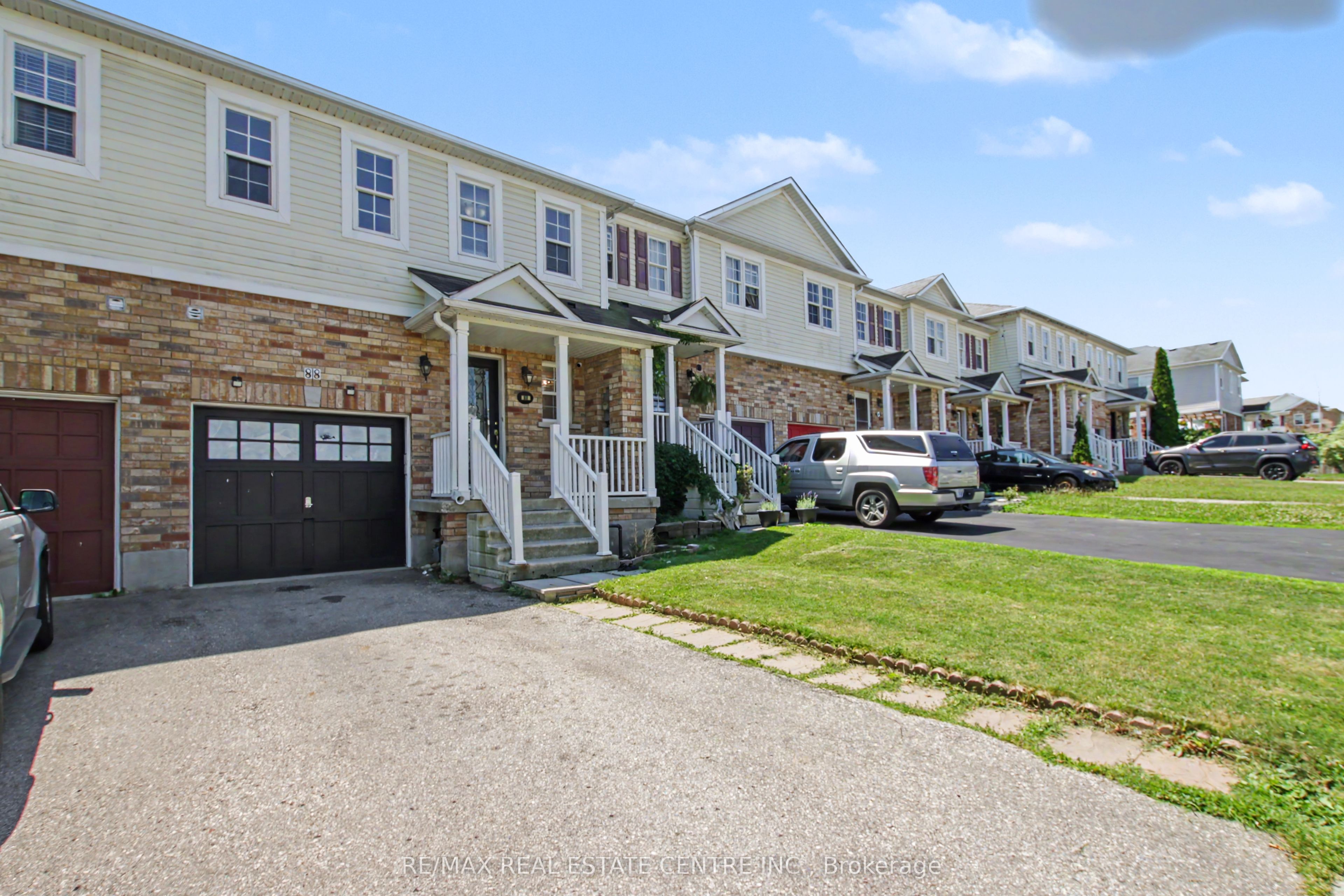 88 Bloomington Drive, Cambridge, ON N1P 1J5 photo 3