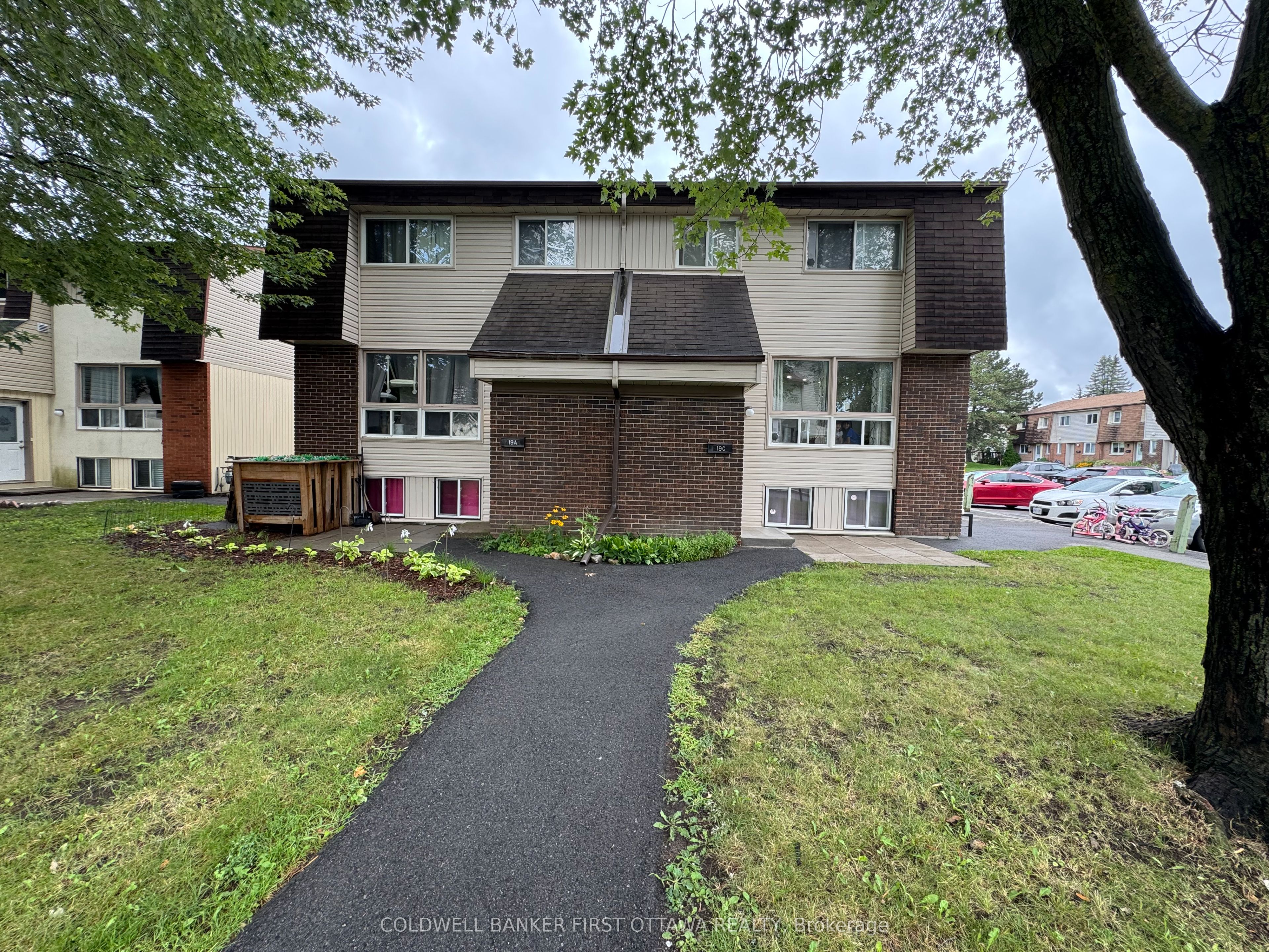 19C Sonnet Crescent 85, Bells Corners and South to Fallowfield, ON K2H 8W8