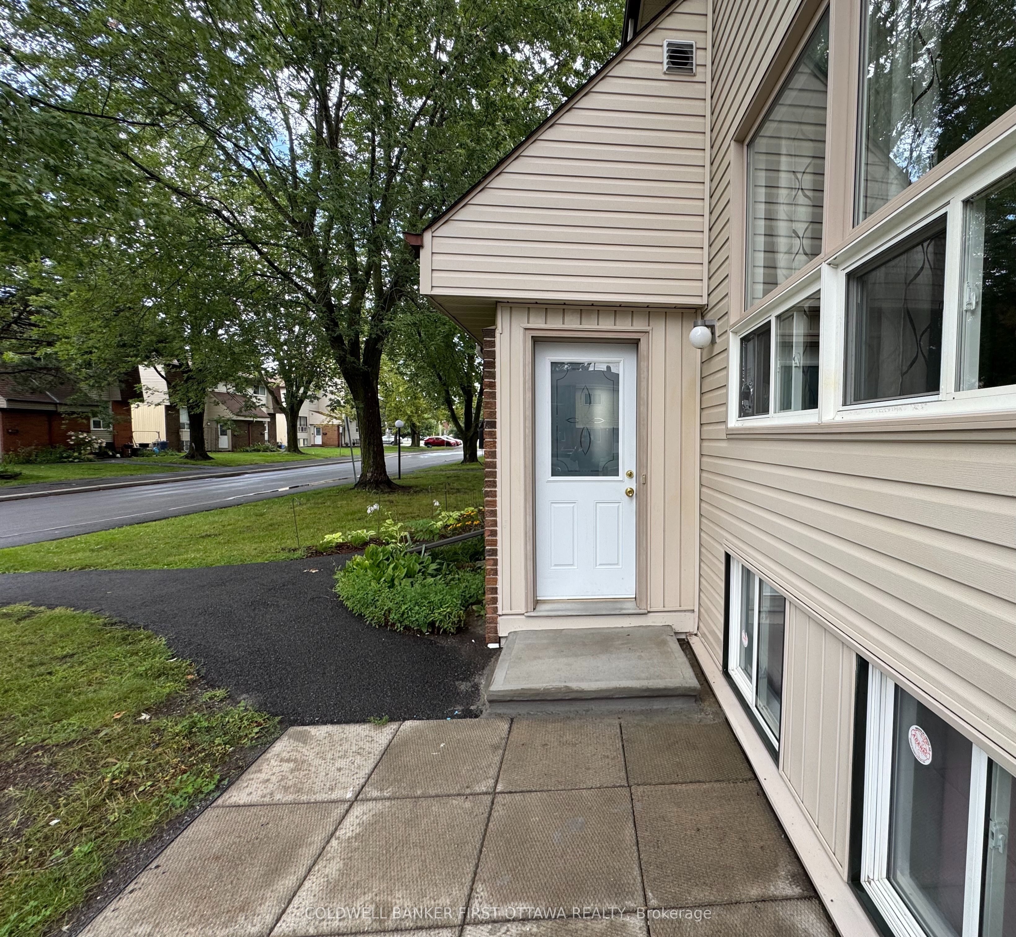 19C Sonnet Crescent 85, Bells Corners and South to Fallowfield, ON K2H 8W8 photo 3