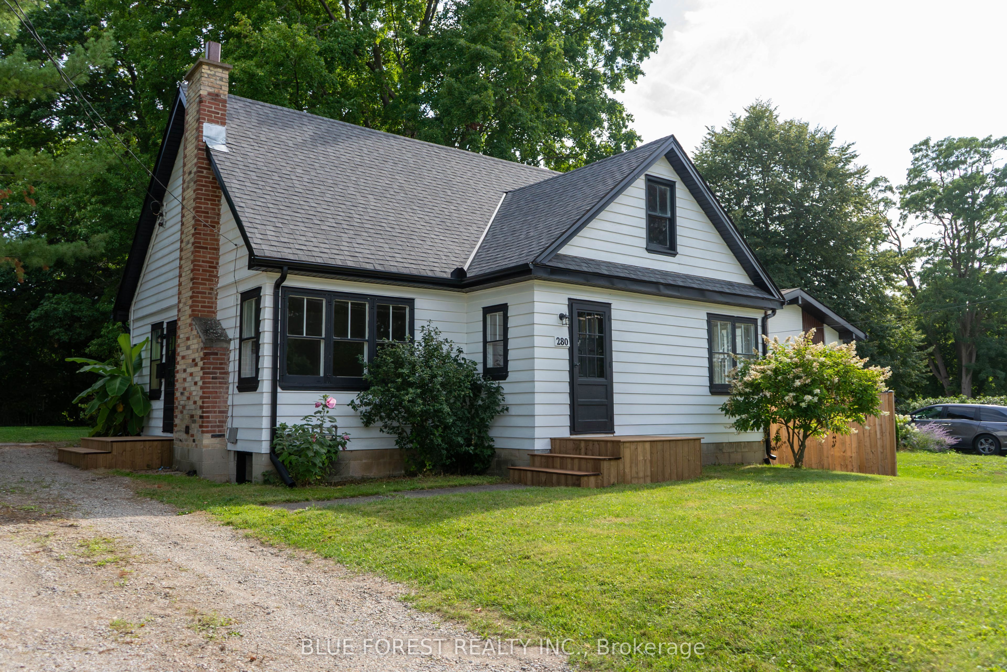 280 Saulsbury Street, Strathroy-Caradoc, ON N7G 2B2