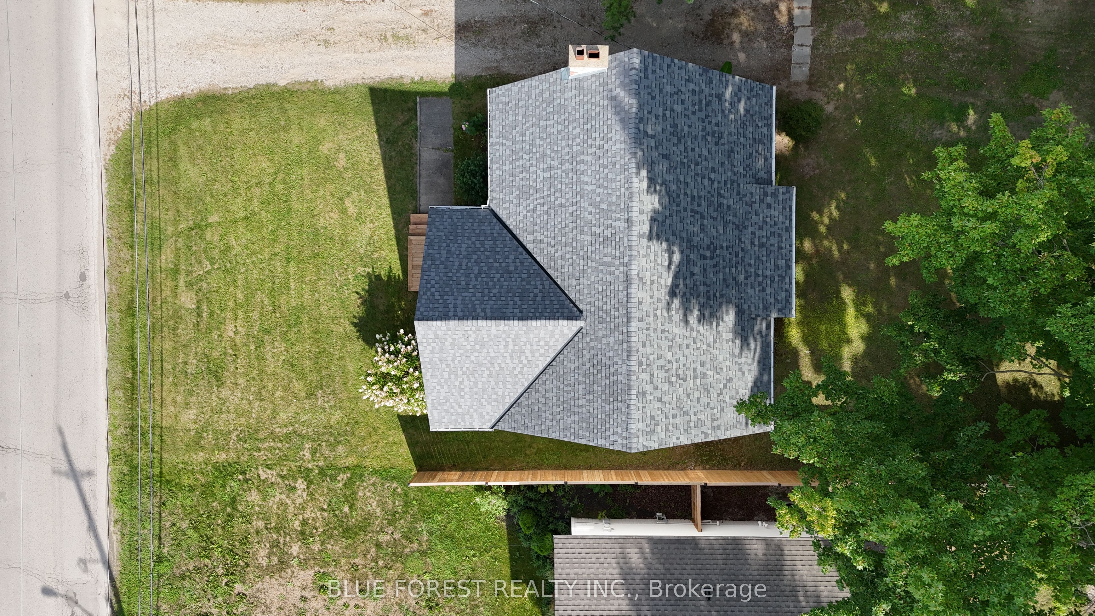 280 Saulsbury Street, Strathroy-Caradoc, ON N7G 2B2 photo 3