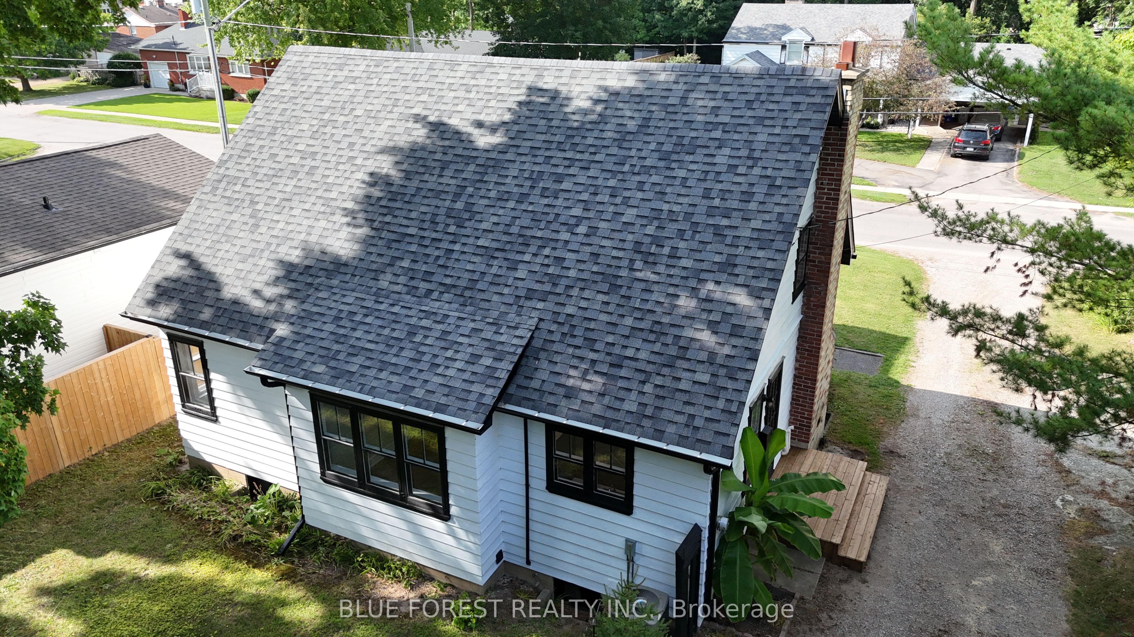 280 Saulsbury Street, Strathroy-Caradoc, ON N7G 2B2 photo 5