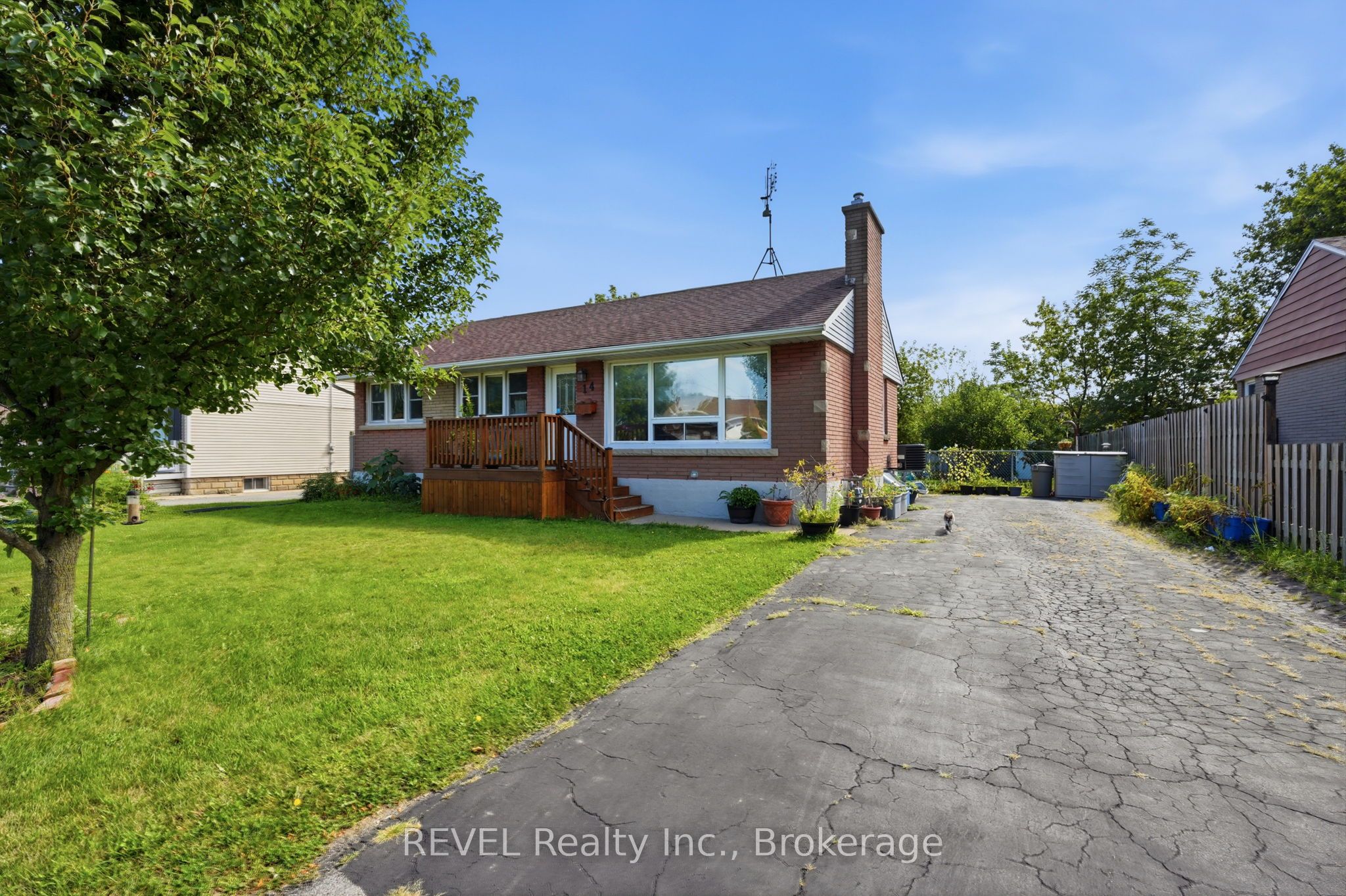 14 Gram Avenue, Welland, ON L3C 1H3 photo 3