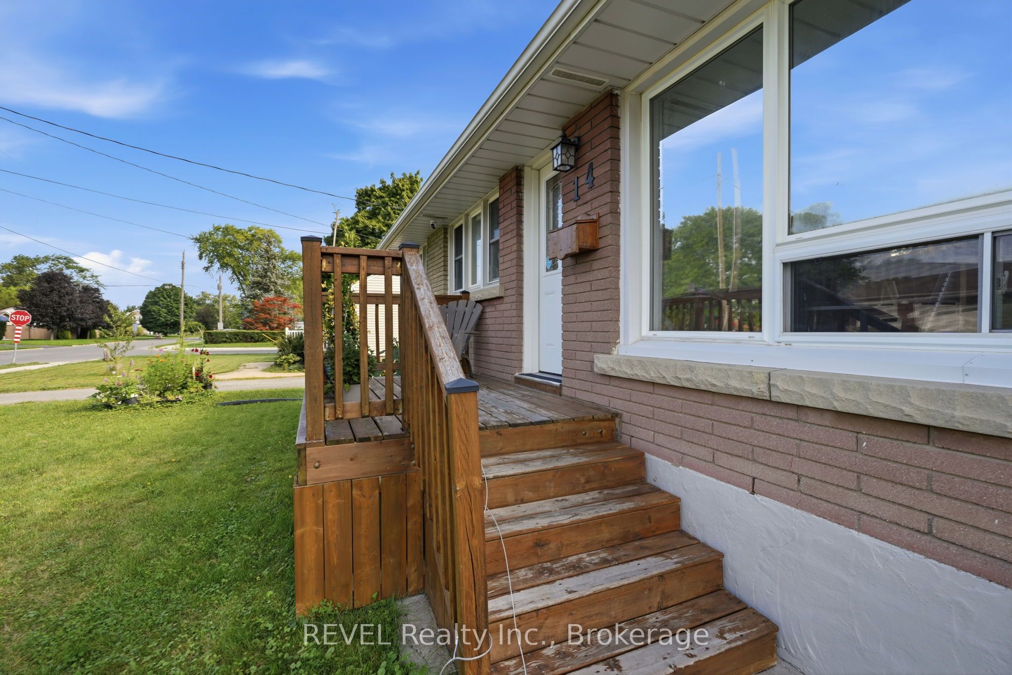14 Gram Avenue, Welland, ON L3C 1H3 photo 4