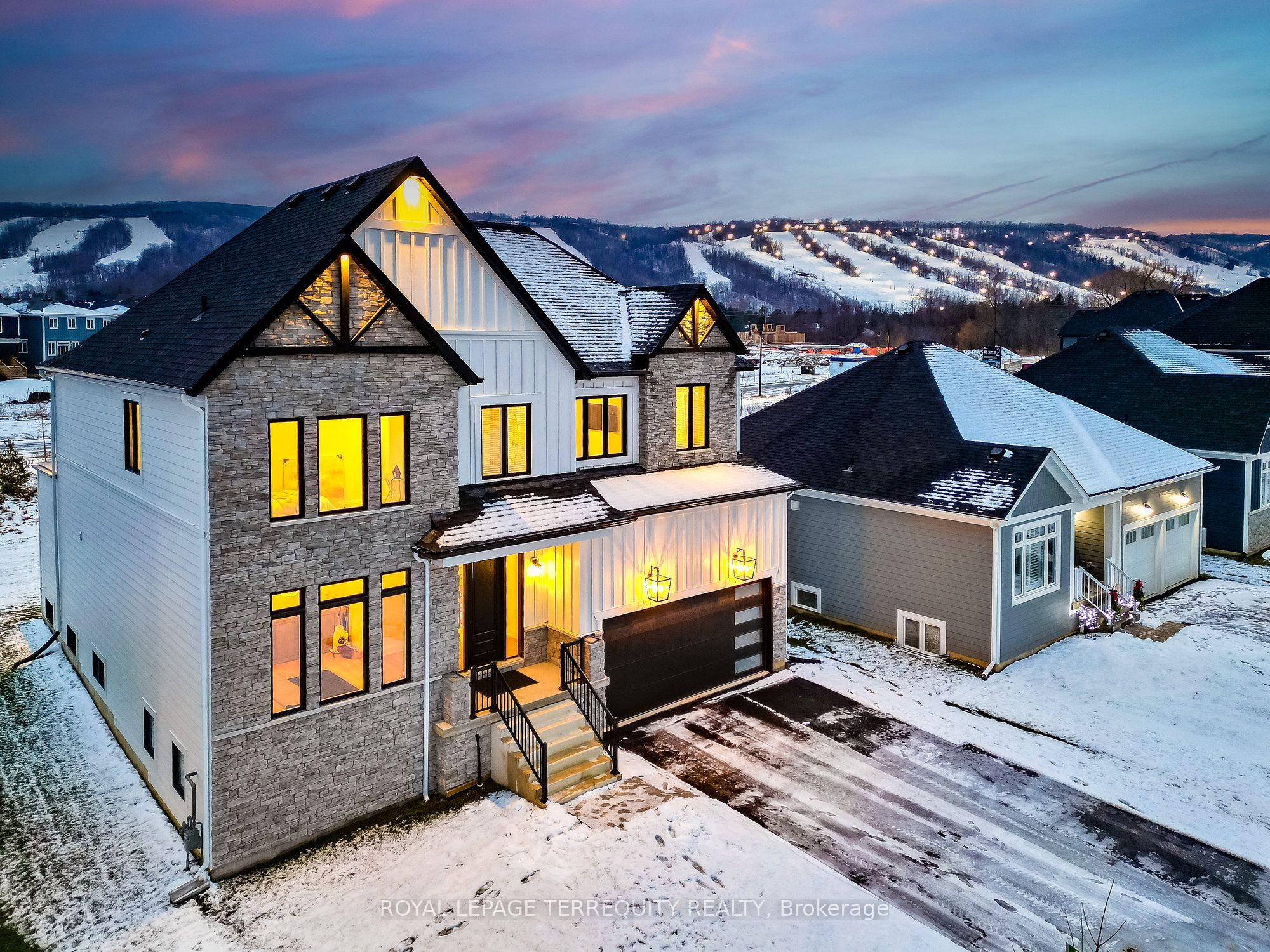 109 Stillwater Crescent S/T, Blue Mountains, ON L9Y 4P5