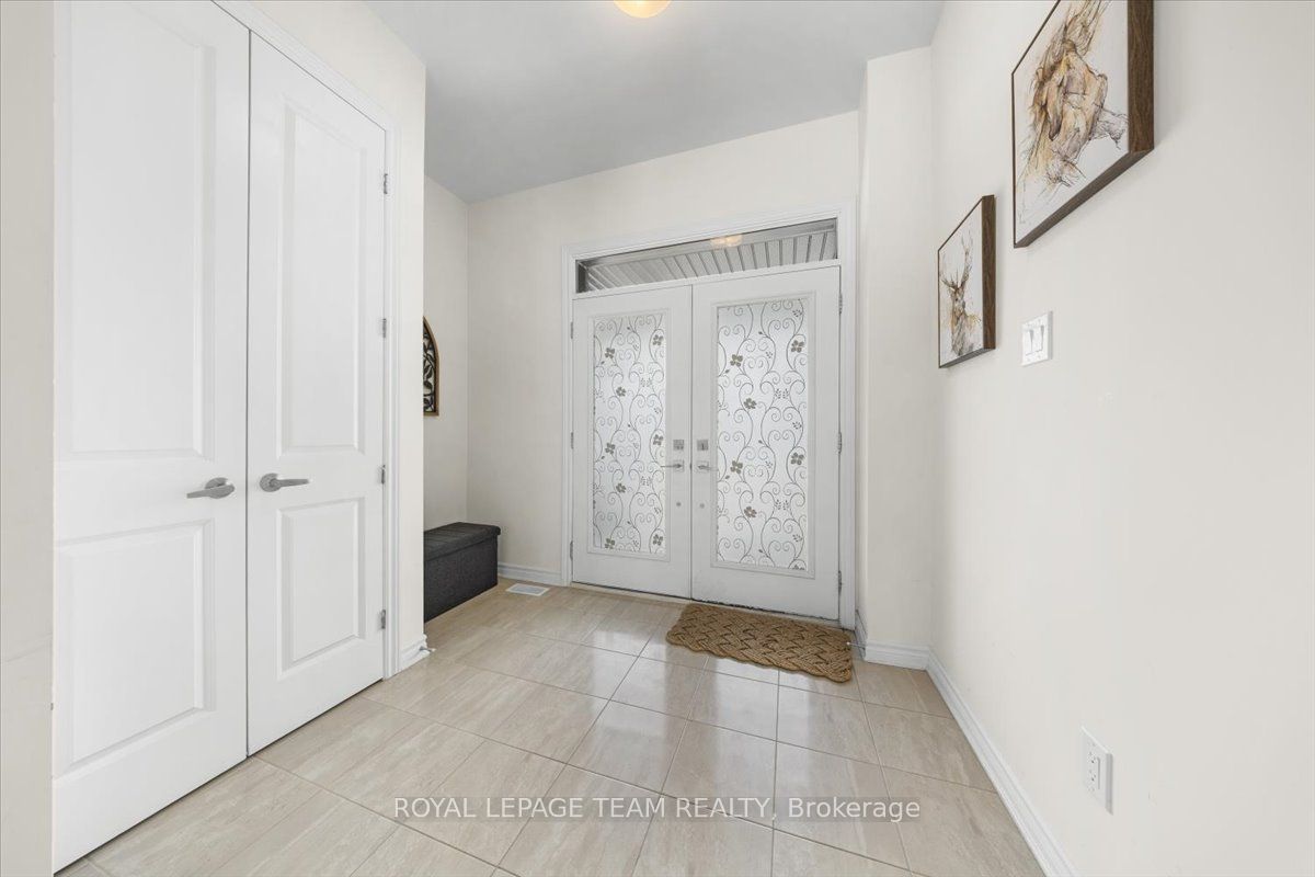 290 Turnbuckle Crescent, Barrhaven, ON K2J 7B7 photo 2