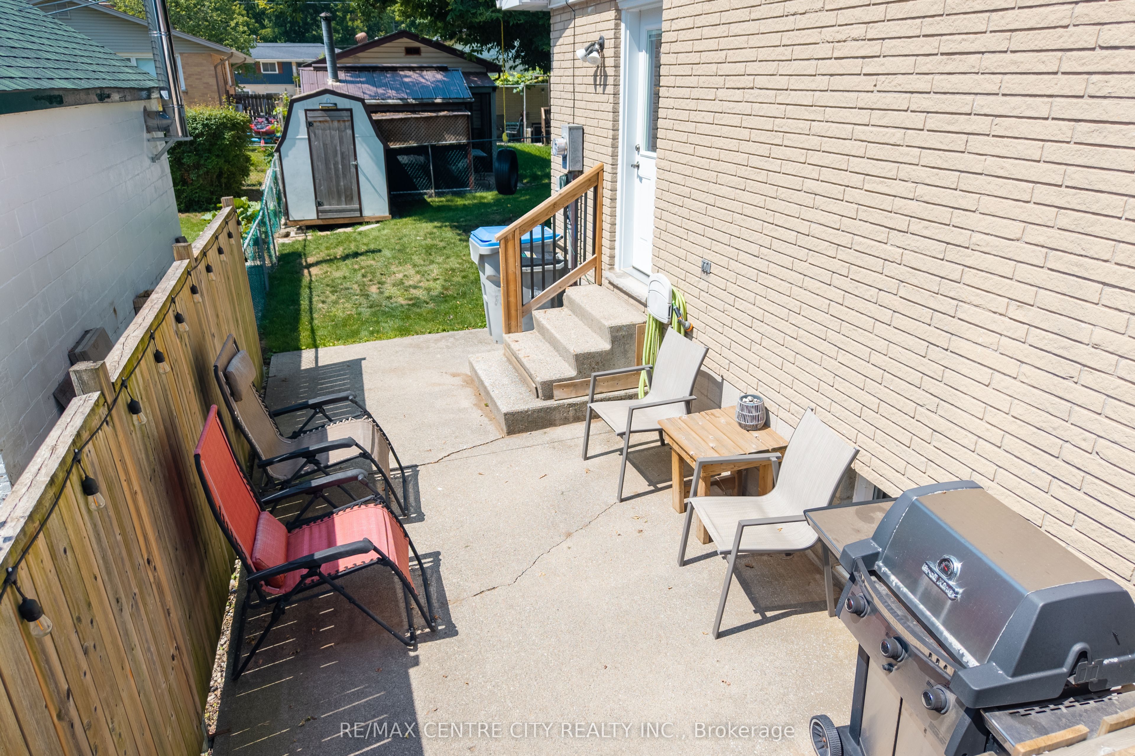242 Rapley Street, Strathroy-Caradoc, ON N7G 3E6 photo 4
