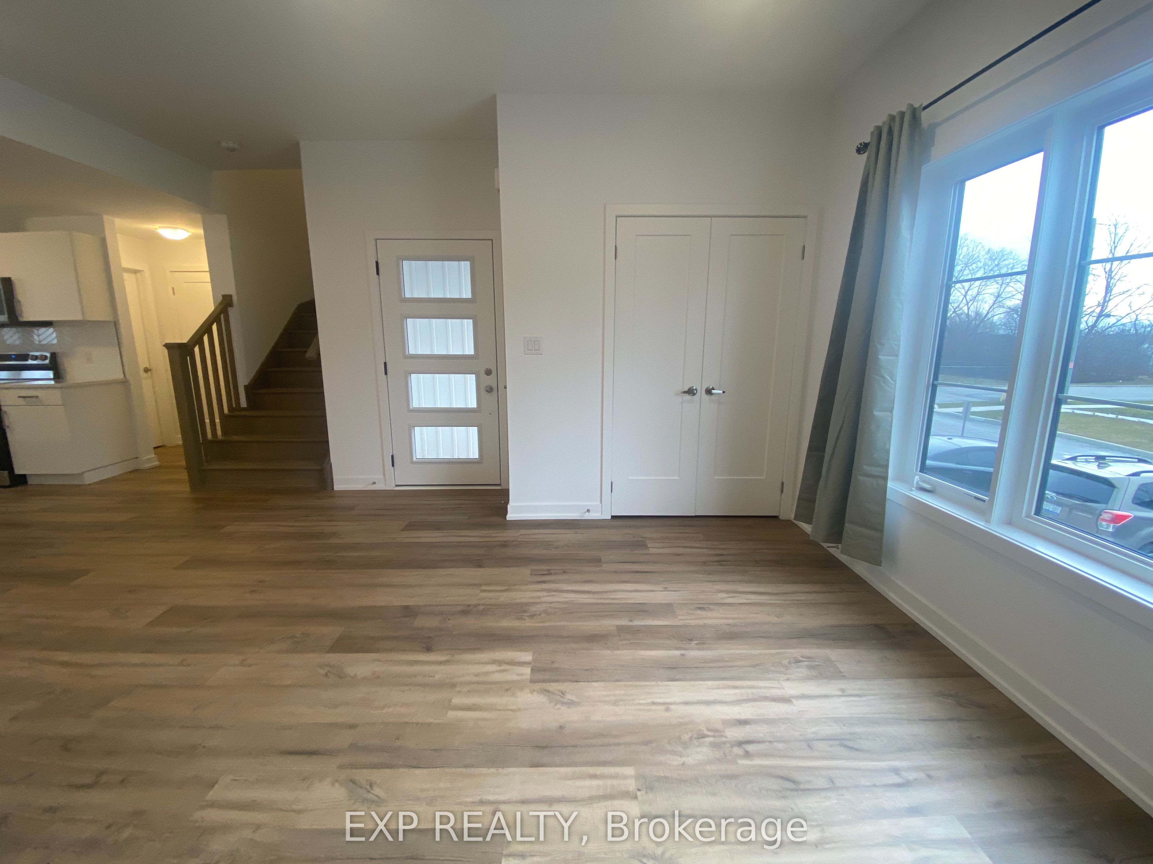 4263 Fourth Avenue 222, Niagara Falls, ON L2E 0C2 photo 2