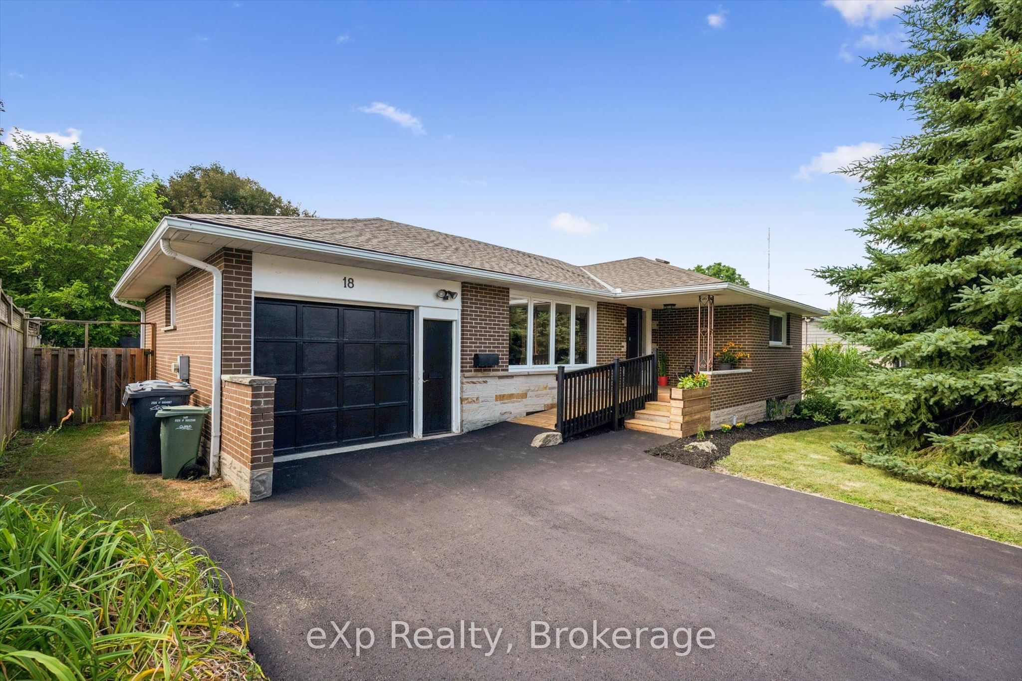 18 Eleanor Court, Guelph, ON N1E 1S8
