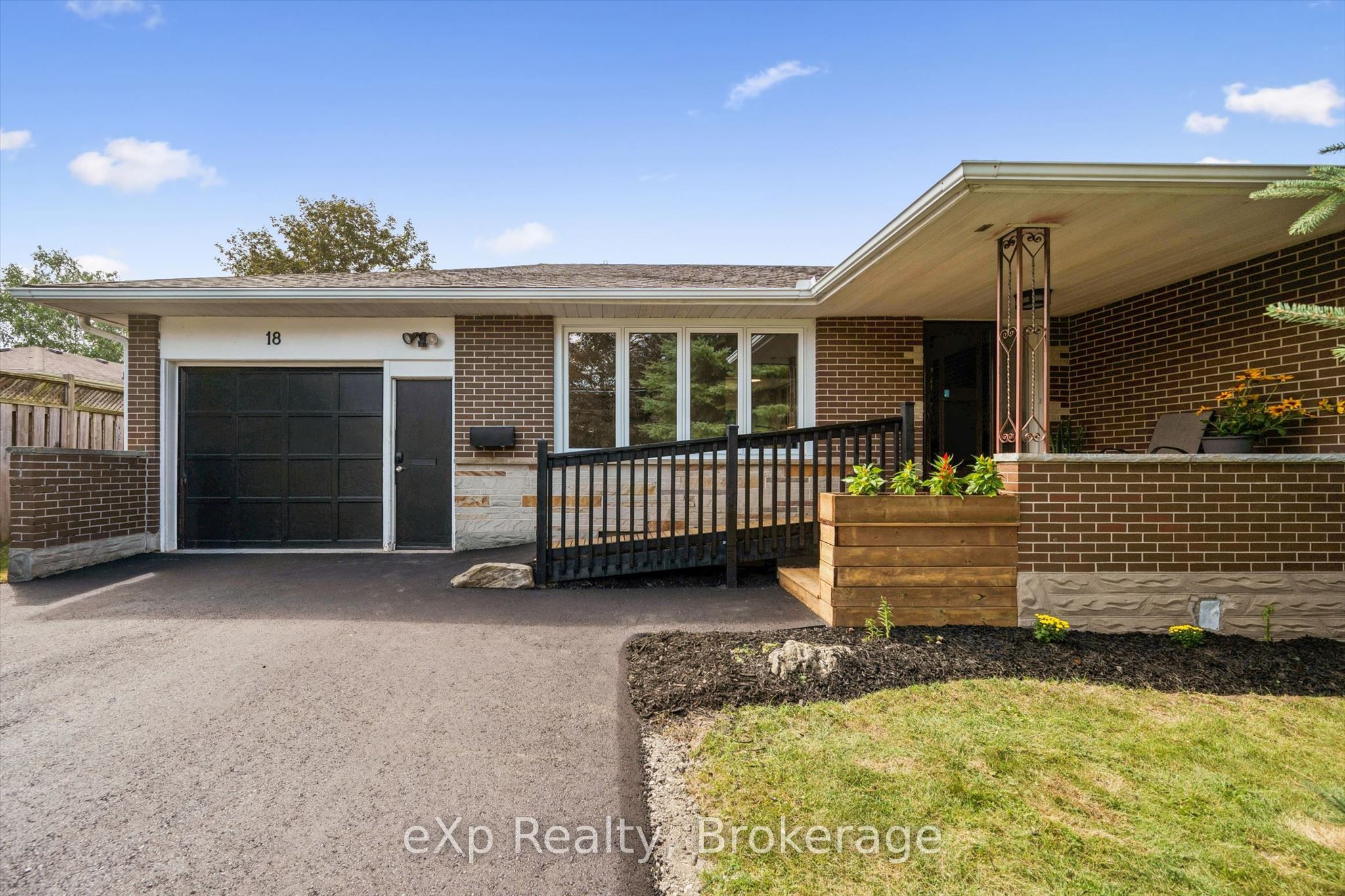 18 Eleanor Court, Guelph, ON N1E 1S8 photo 2