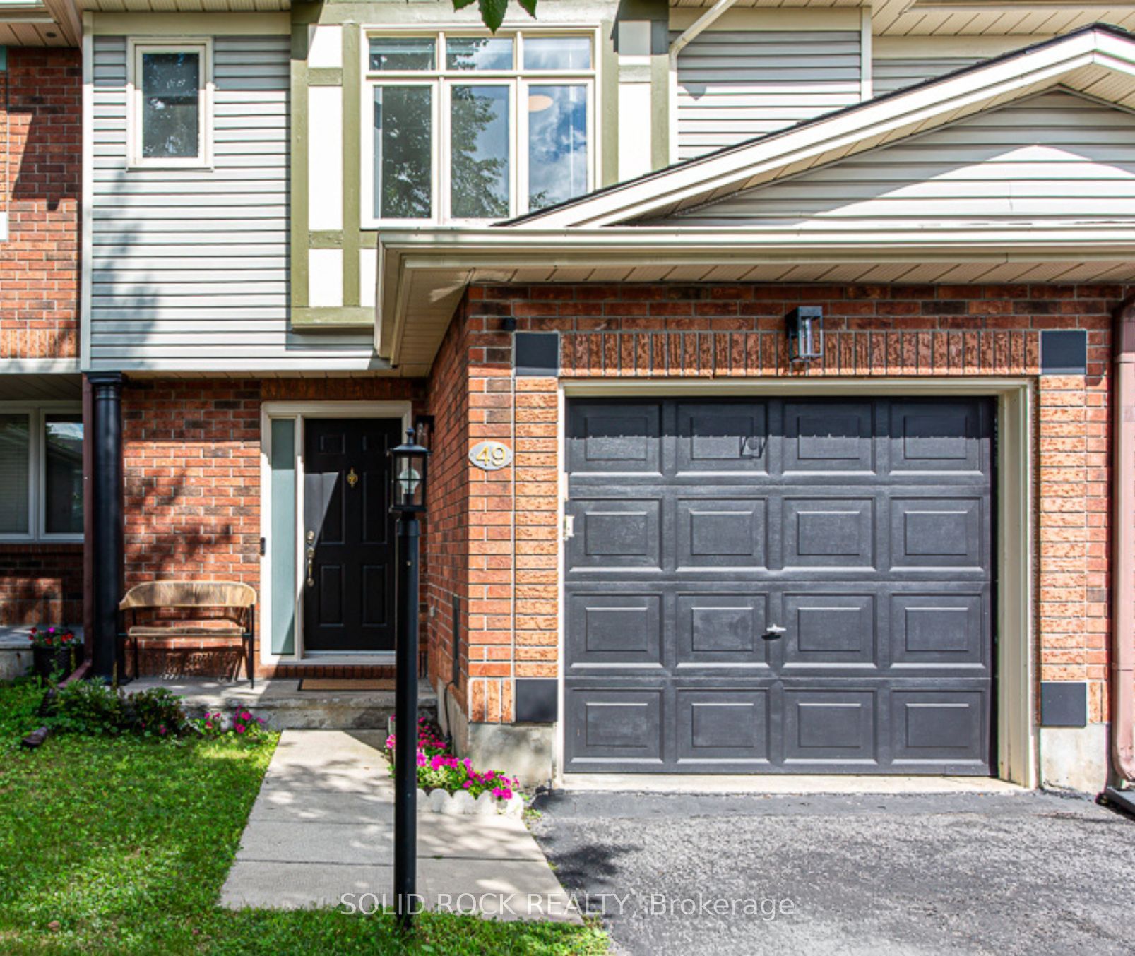49 Longshire Circle, Barrhaven, ON K2J 4K7 photo 3