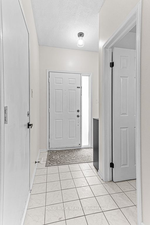 49 Longshire Circle, Barrhaven, ON K2J 4K7 photo 4