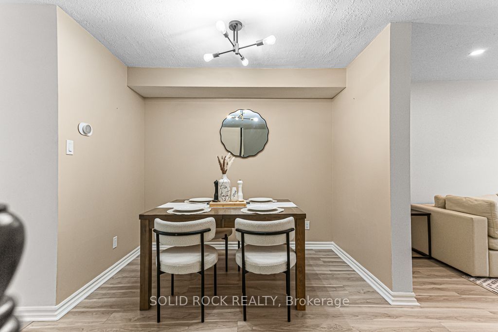 49 Longshire Circle, Barrhaven, ON K2J 4K7 photo 5