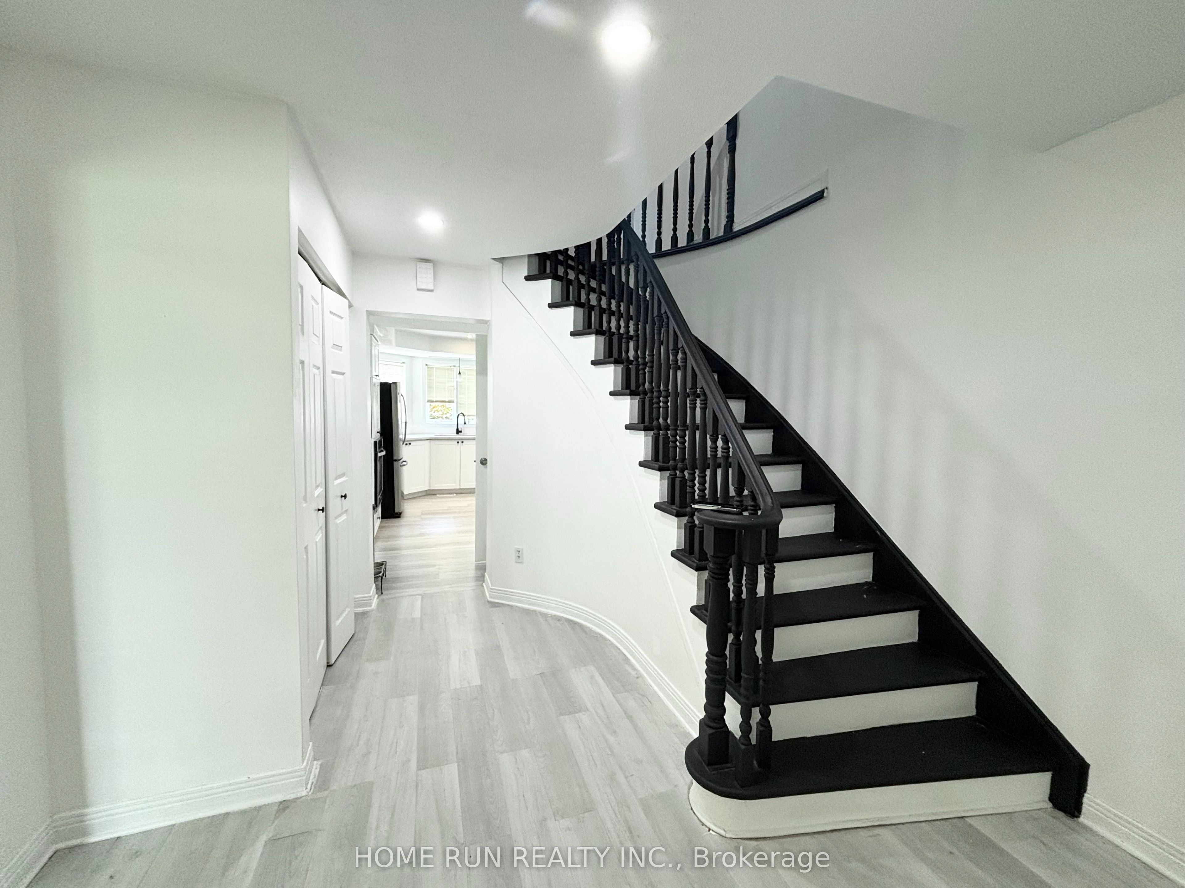 10 Westchester Court, Barrhaven, ON K2J 3P9 photo 4