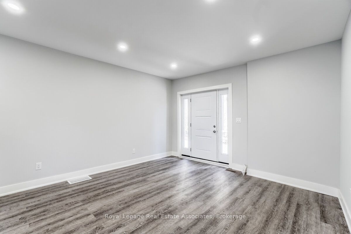 39 Welland Avenue 2, St. Catharines, ON L2R 2M4 photo 3