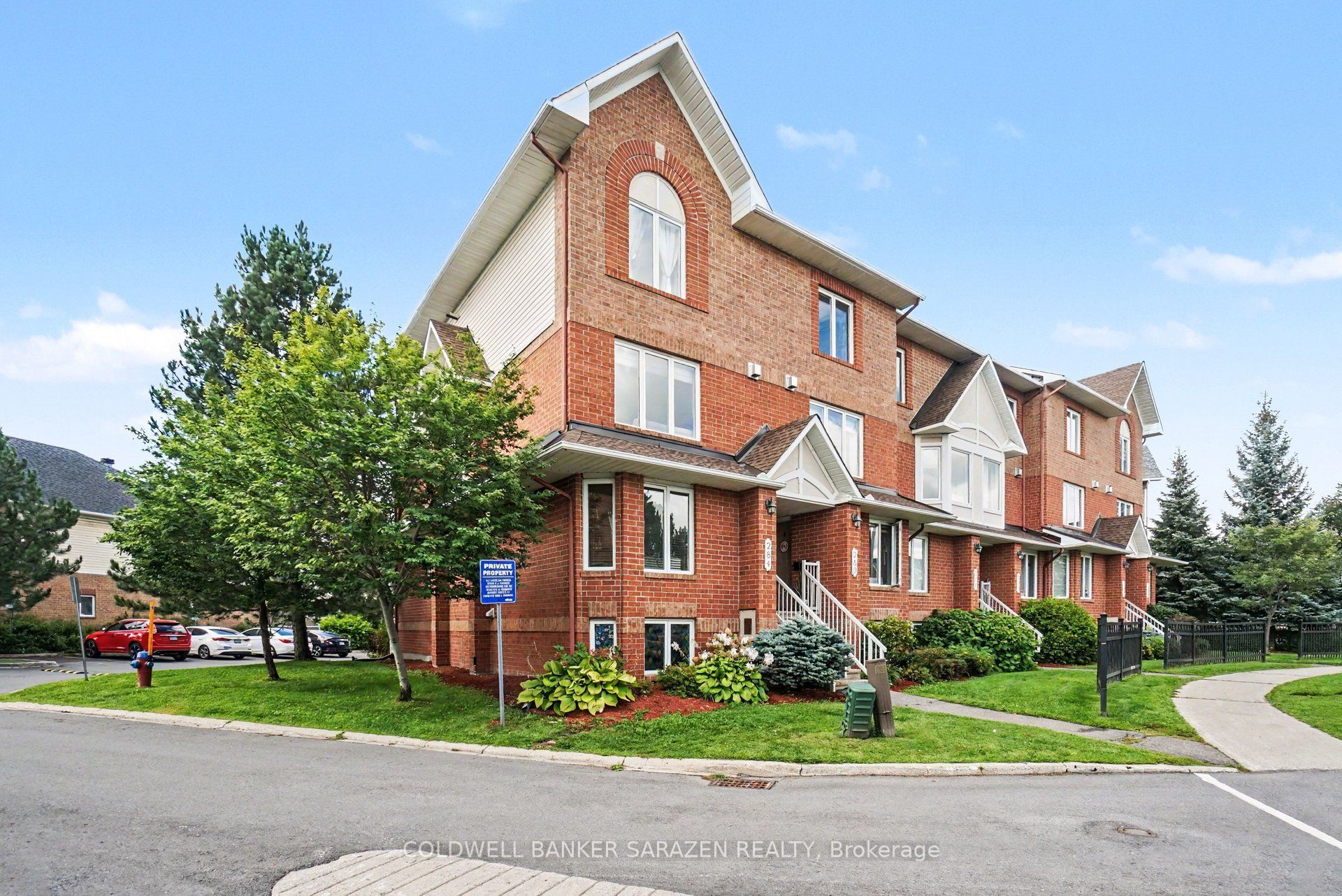 282 Cresthaven Drive 11, Barrhaven, ON K2G 6W4 photo 3