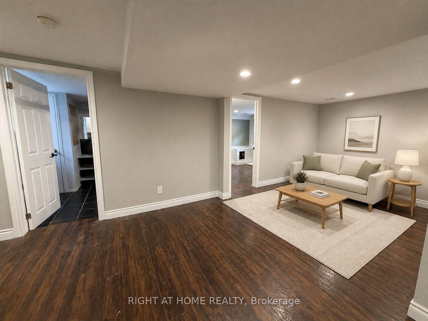 830 Brucedale Avenue E Lower, Hamilton, ON L8T 1L3