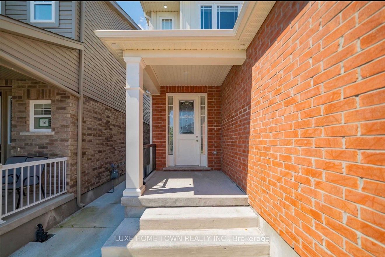 6 Willowrun(upper) Drive, Kitchener, ON N2A 0H5 photo 3