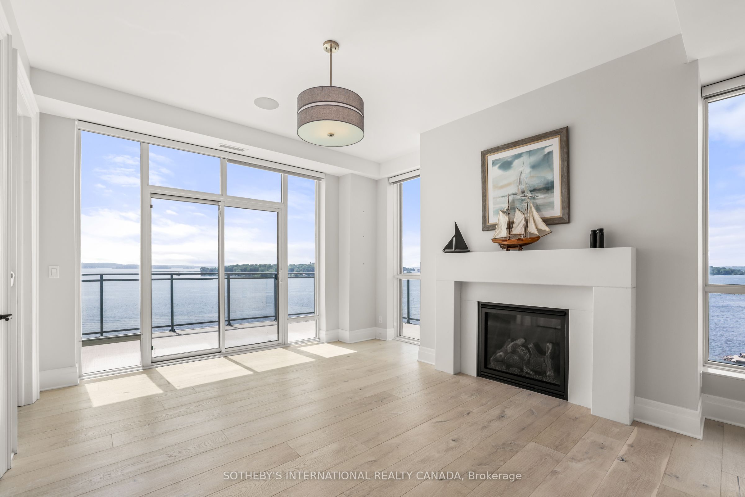 129A South Street 606, Gananoque, ON K7G 0A9 photo 2