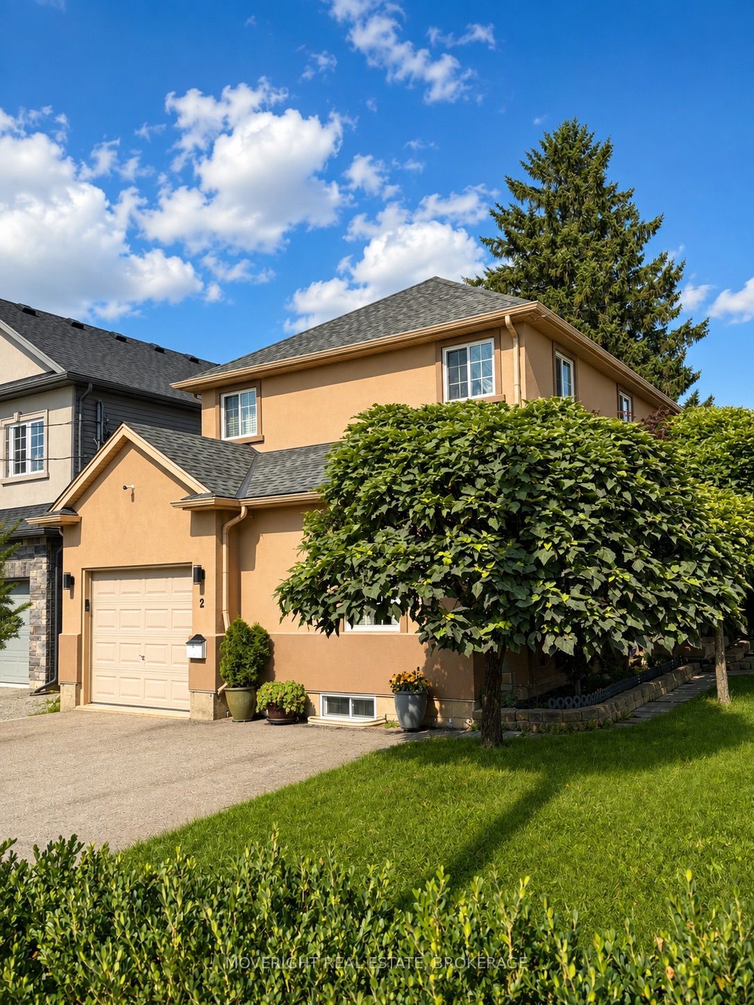 2 Leeson Street, St. Catharines, ON L2V 2R3 photo 2