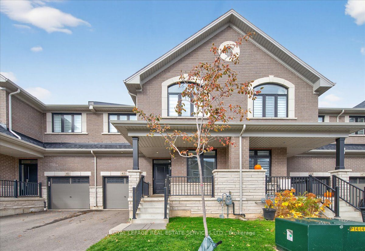 43 Kenesky Drive, Hamilton, ON L8B 1Y2