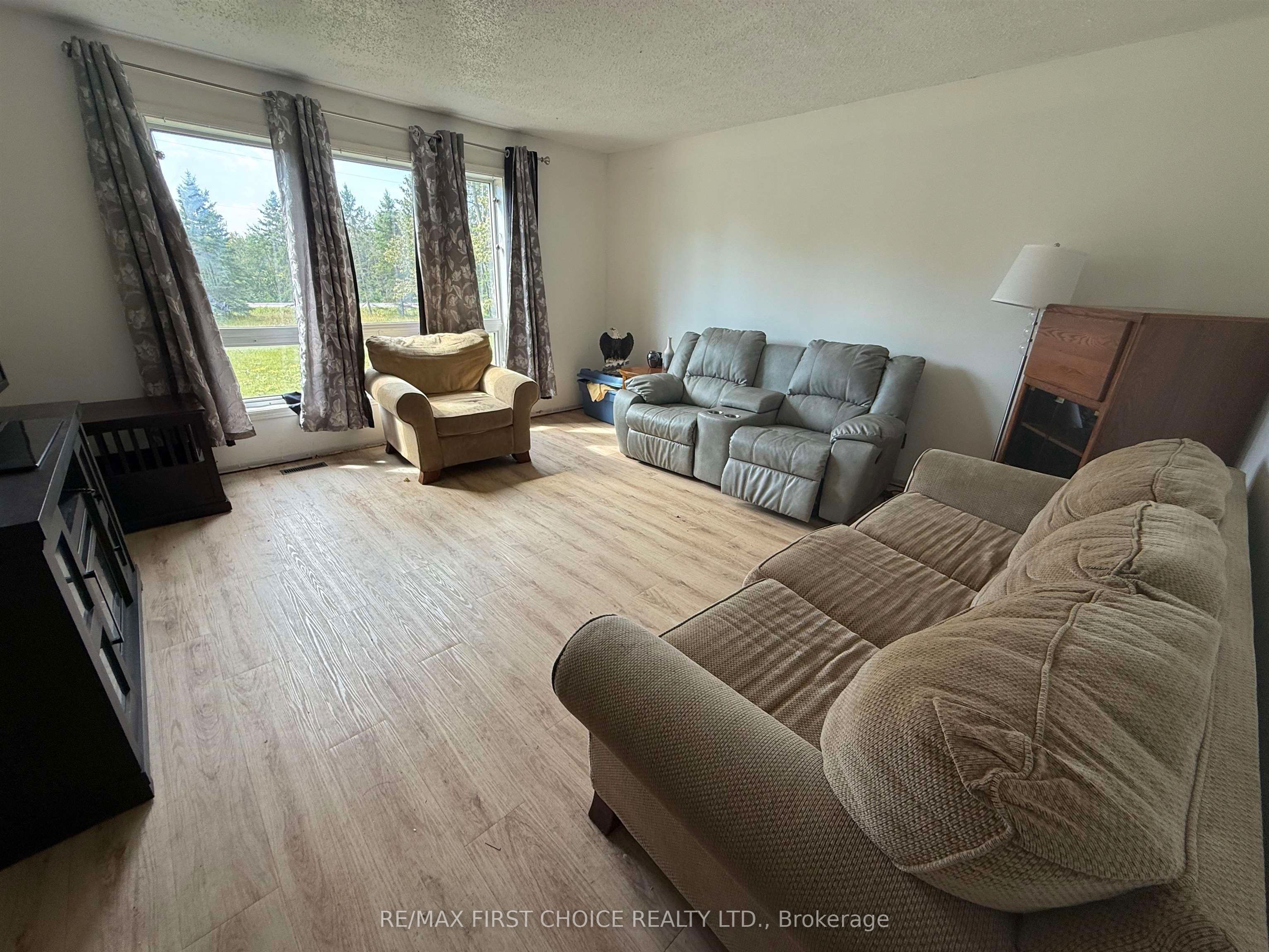 33 McDonald Road, Kenora Remote Area, ON P8N 3G2 photo 2