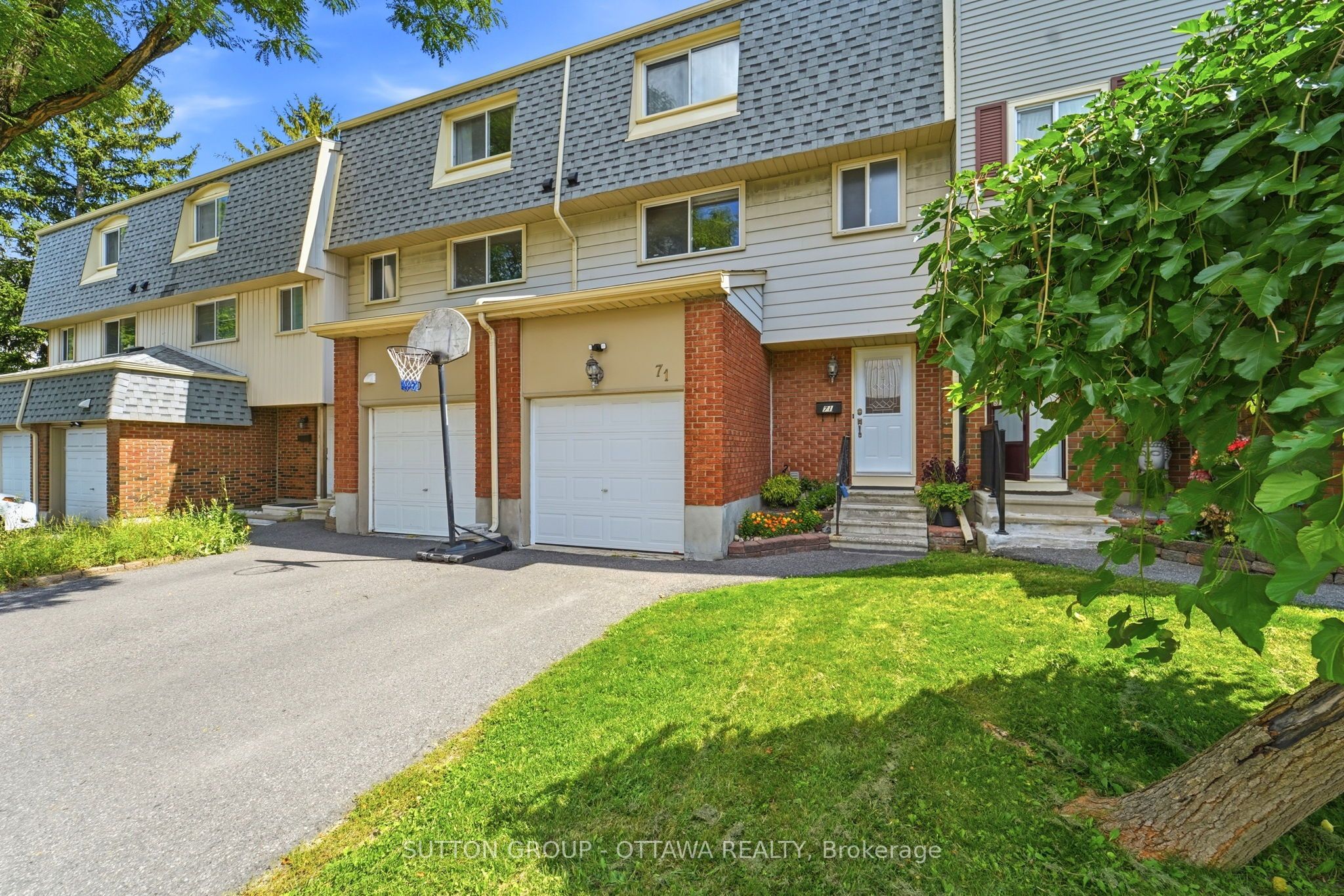 2415 Southvale Crescent 71, Elmvale Acres and Area, ON K1B 4V1 photo 2