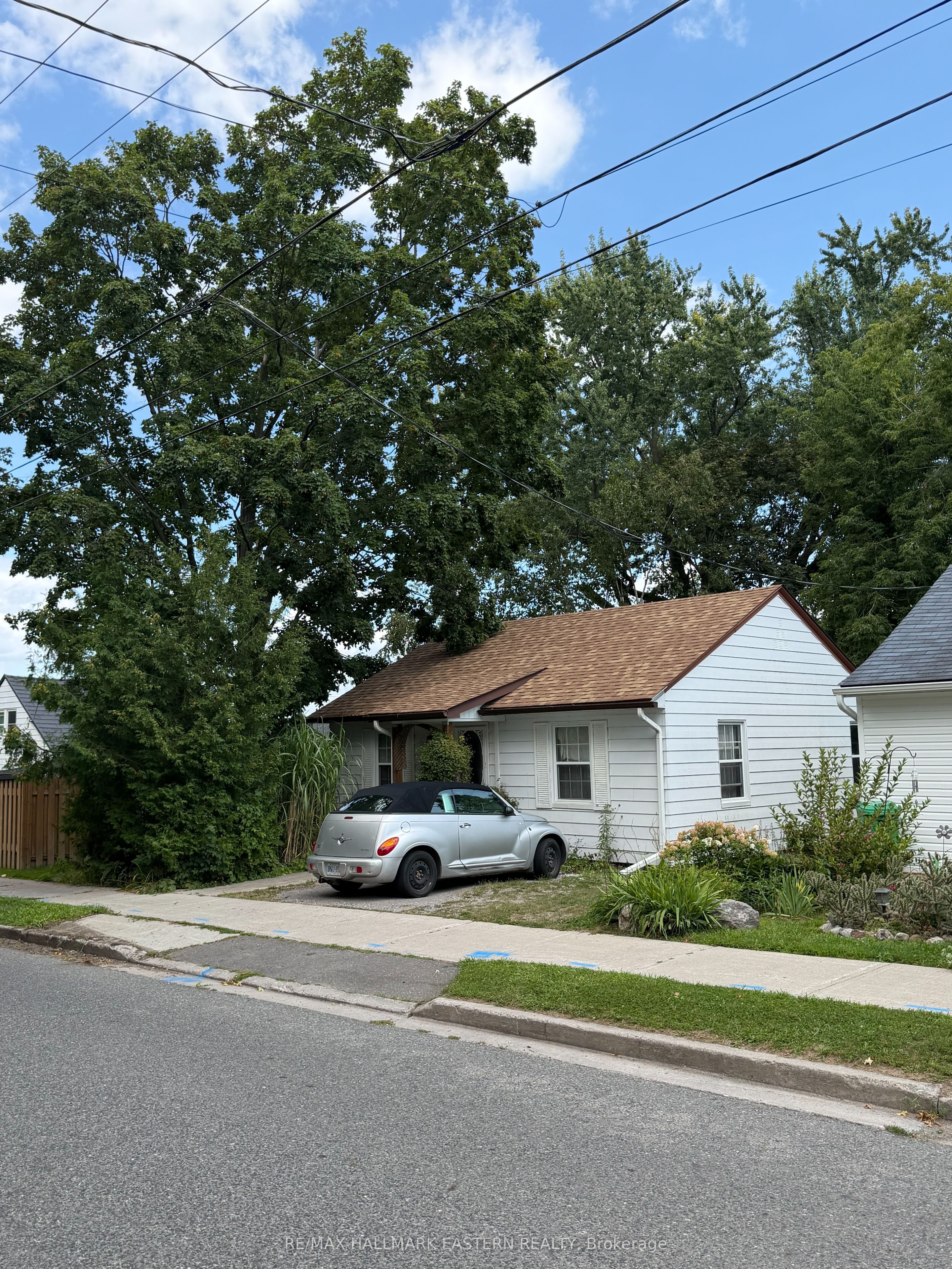 413 Bellevue Street, Peterborough, ON K9H 5G5