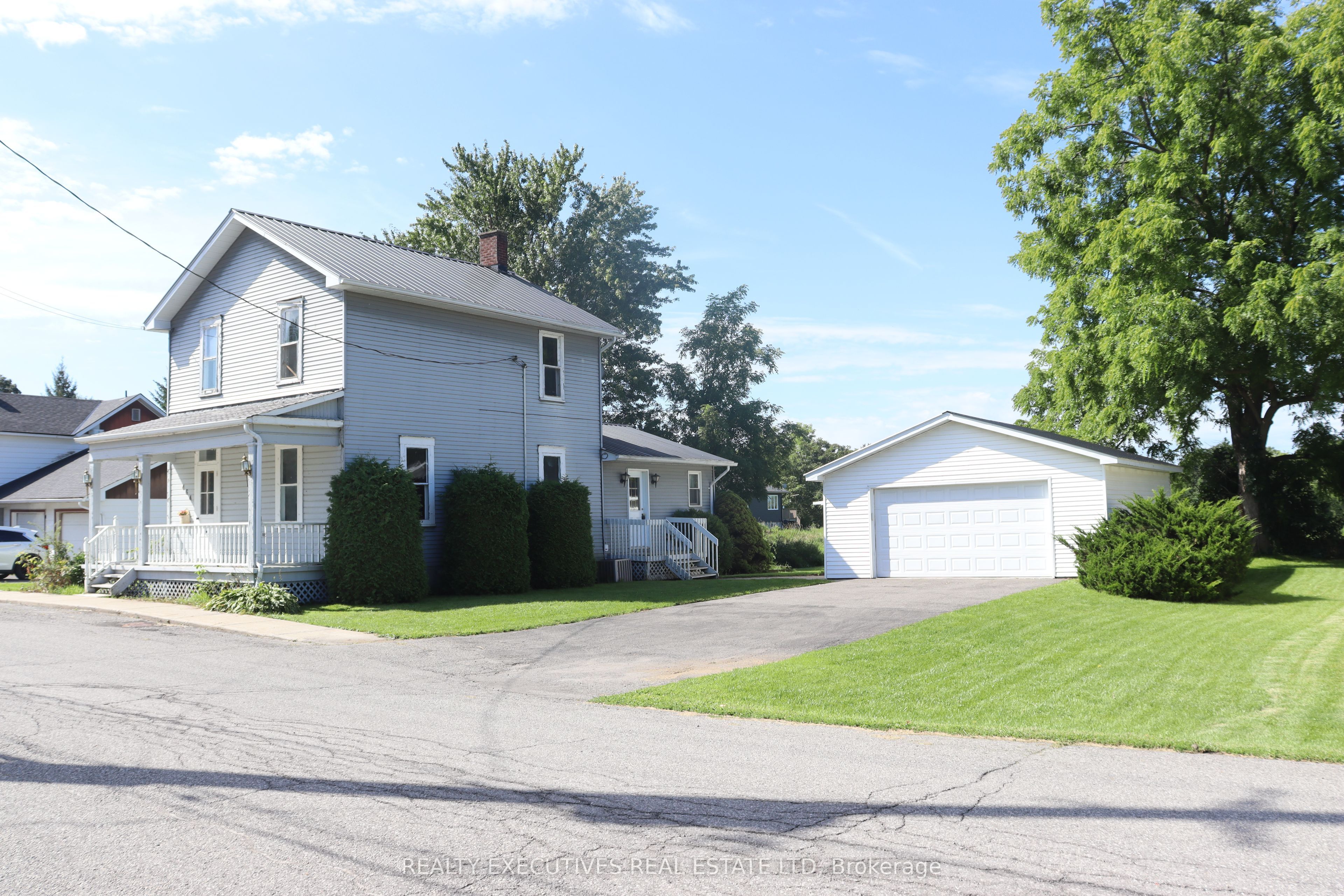 464 Gladstone Street, North Dundas, ON K0C 2K0 photo 2