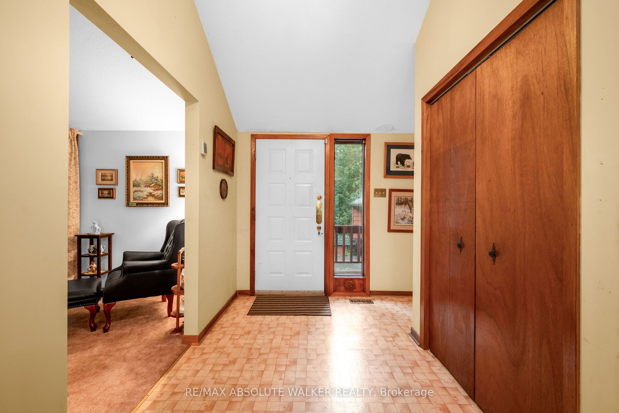 219 Deerwood Drive, Carp - Dunrobin - Huntley - Fitzroy and Area, ON K0A 2H0 photo 4