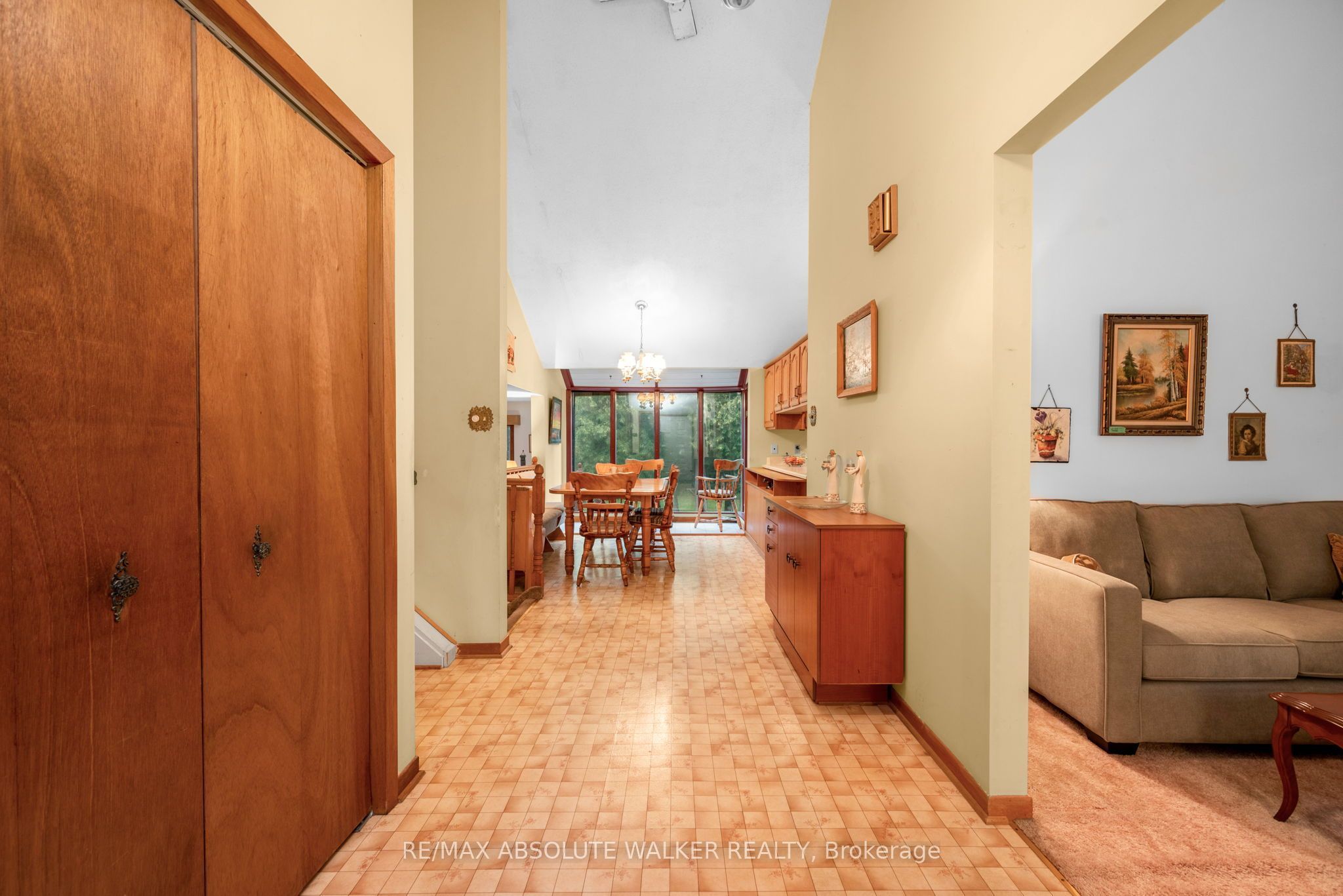 219 Deerwood Drive, Carp - Dunrobin - Huntley - Fitzroy and Area, ON K0A 2H0 photo 5