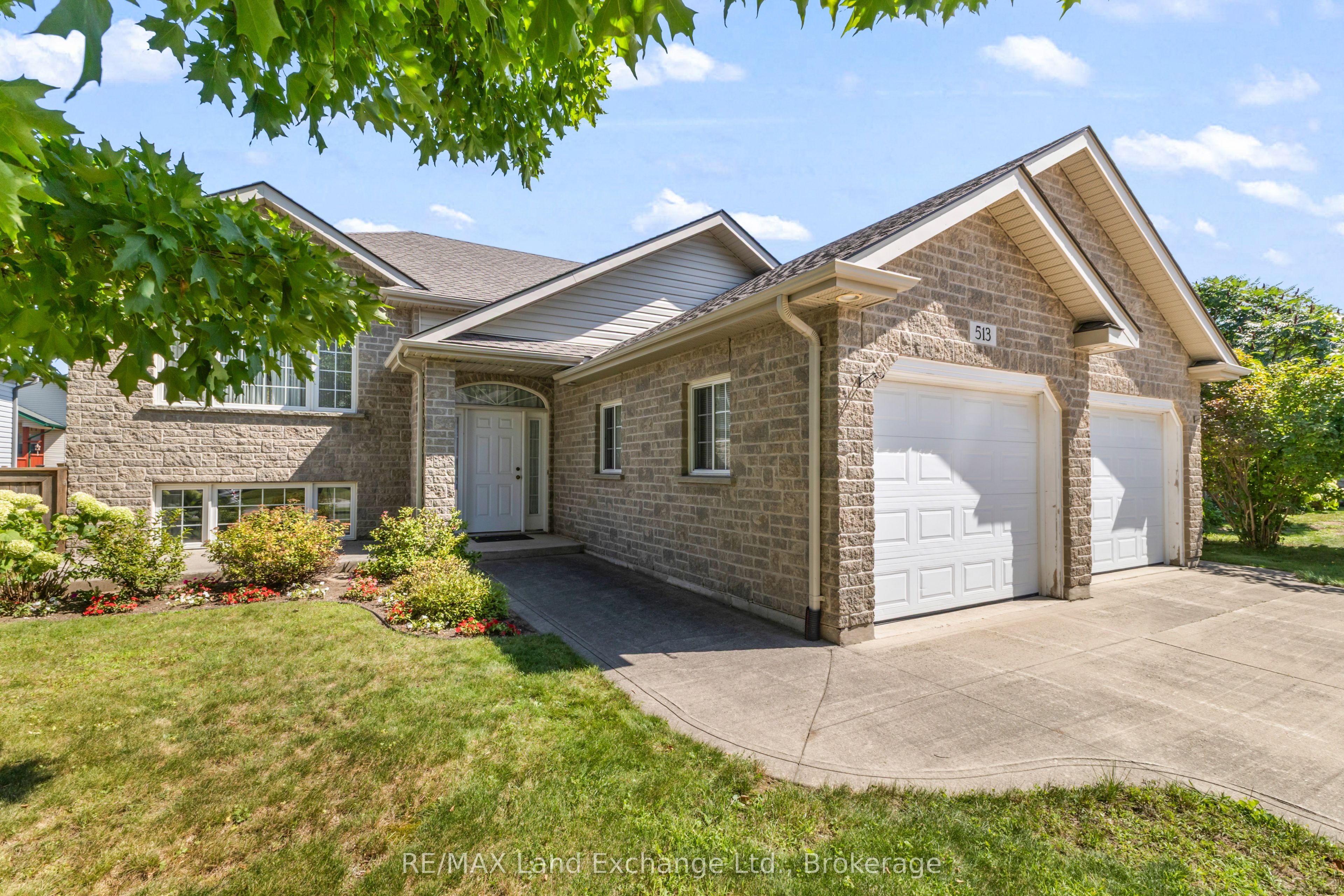 513 Peirson Avenue, Saugeen Shores, ON N0H 2C1 photo 2