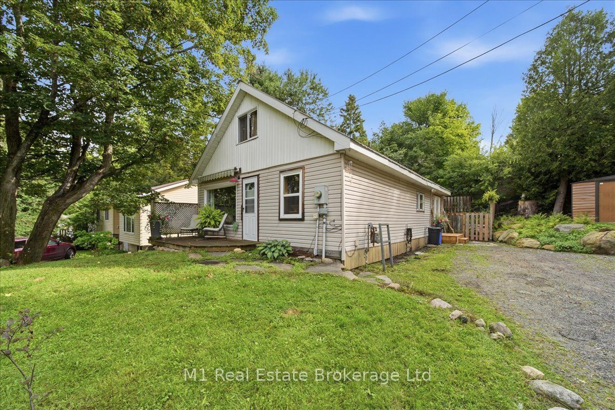18 Wilmott Street, Huntsville, ON P1H 1T9 photo 2