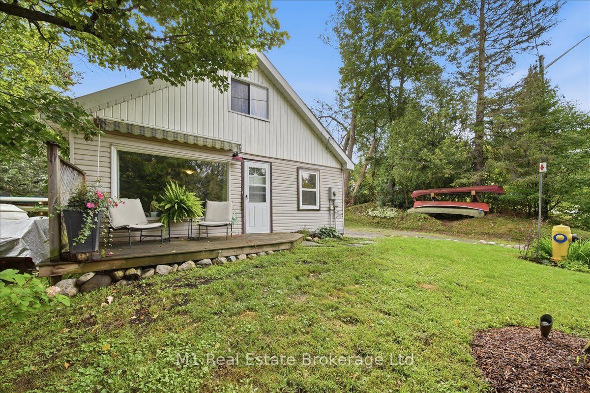 18 Wilmott Street, Huntsville, ON P1H 1T9 photo 3