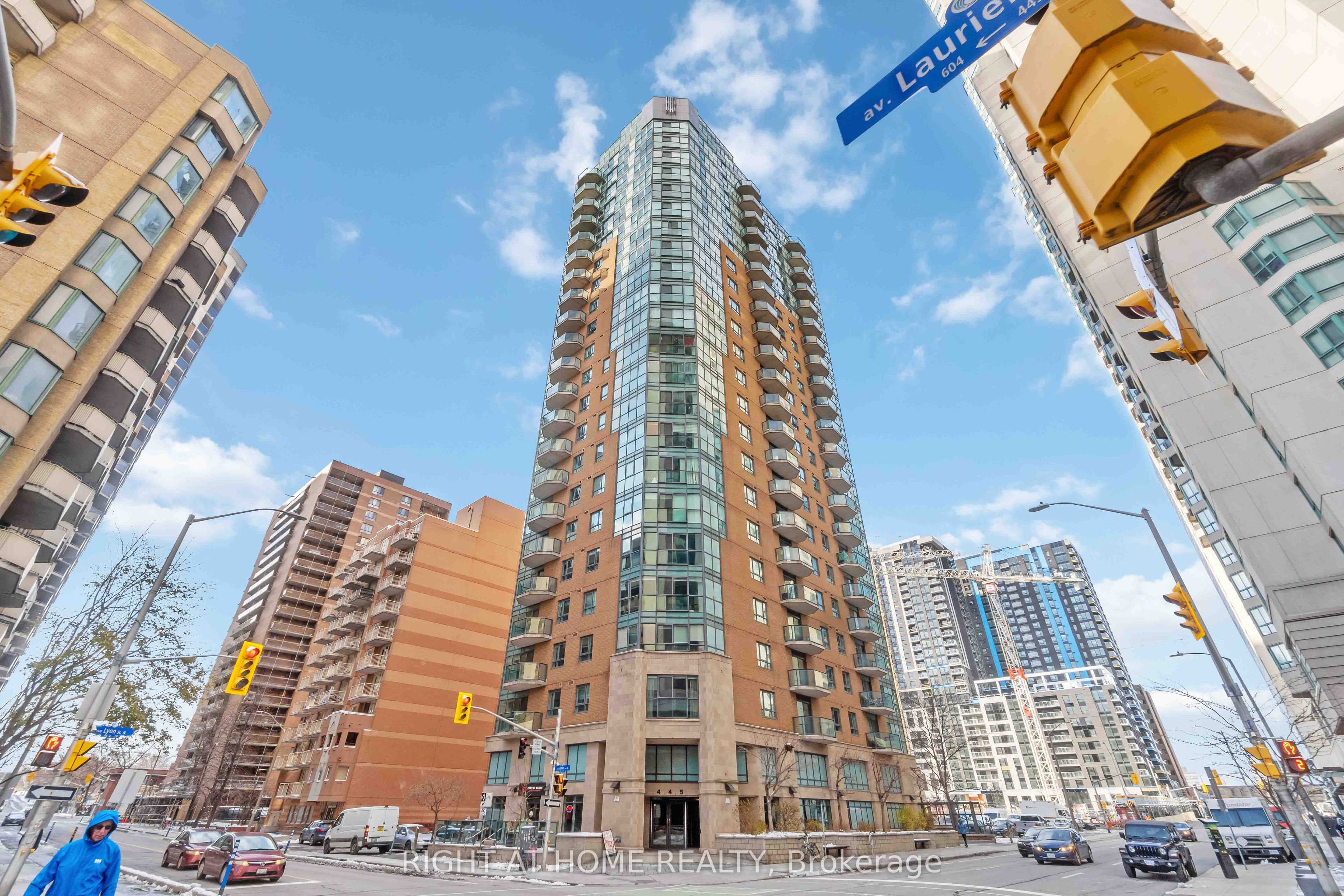 445 Laurier Avenue W 701, Ottawa Centre, ON K1N 6R4