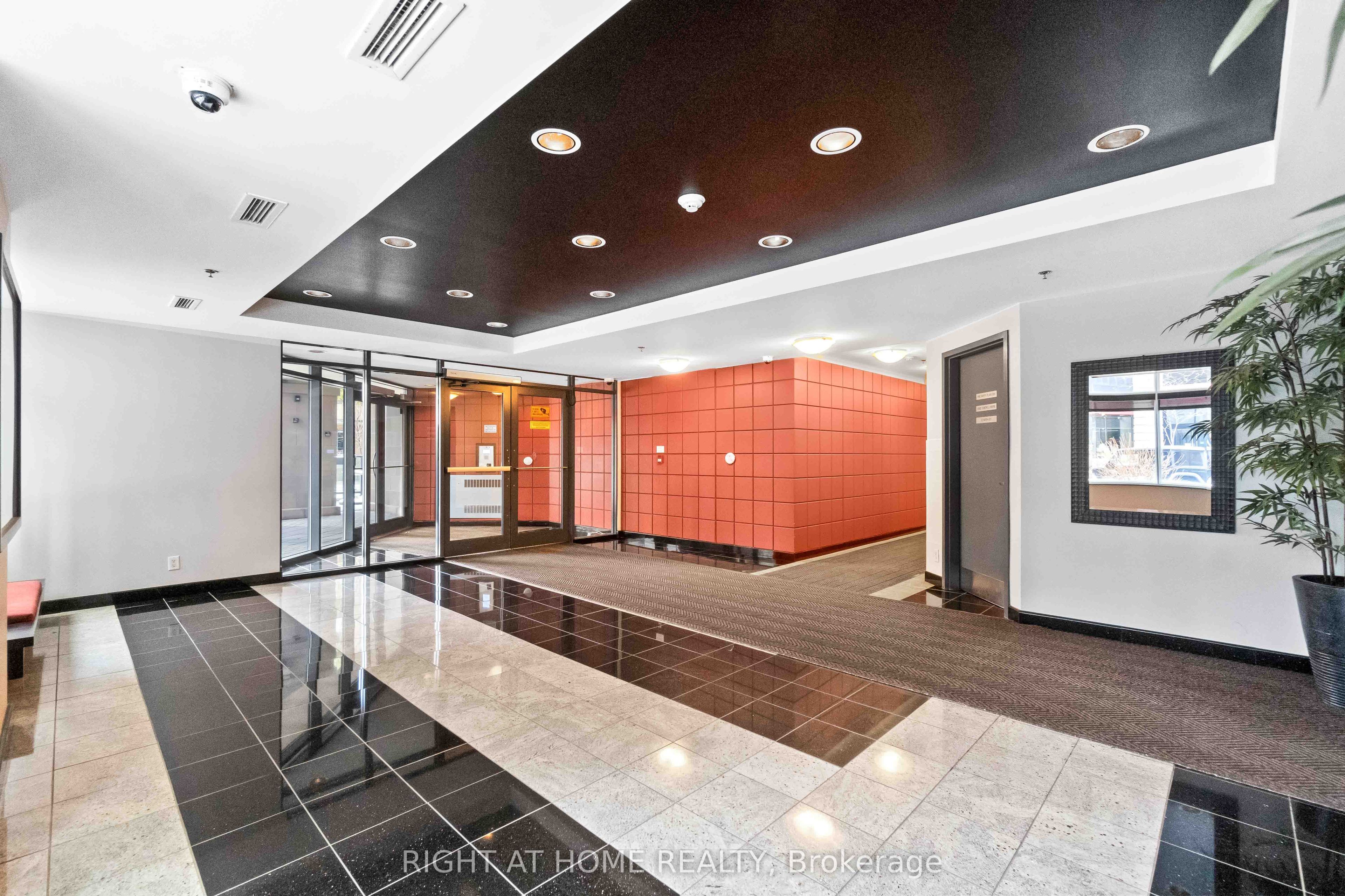 445 Laurier Avenue W 701, Ottawa Centre, ON K1N 6R4 photo 4