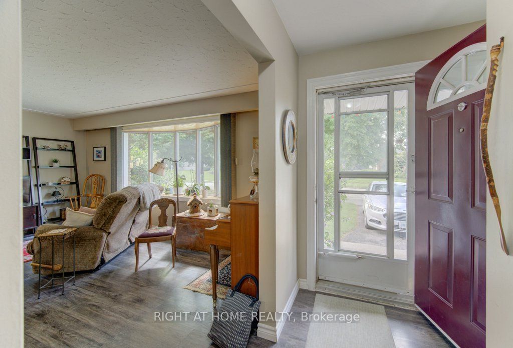 204 Holborn Drive, Kitchener, ON N2A 2E8 photo 2