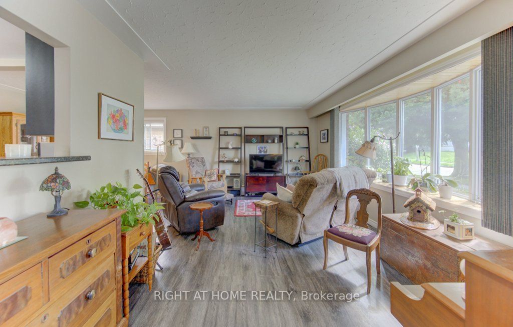 204 Holborn Drive, Kitchener, ON N2A 2E8 photo 4