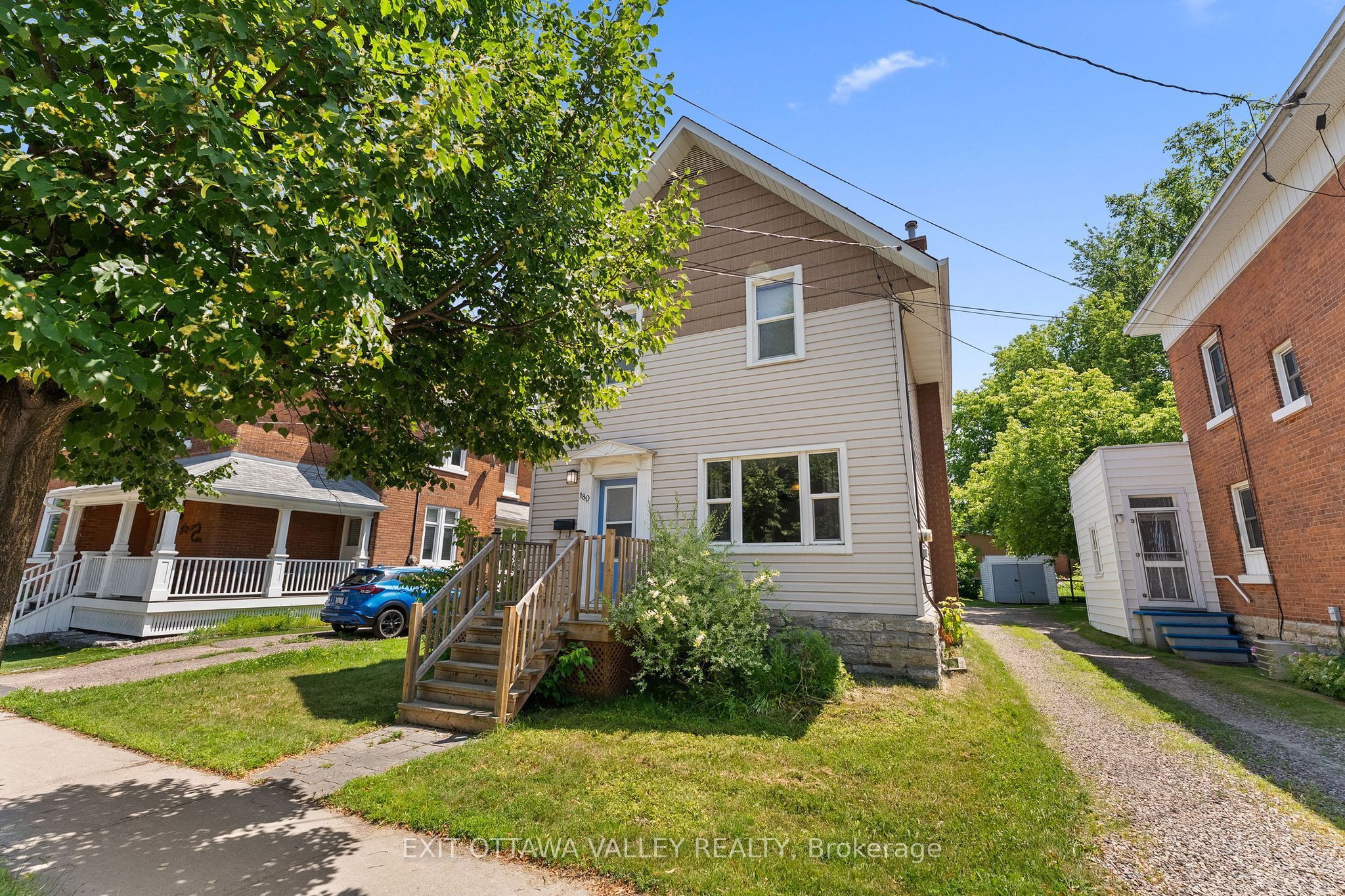 180 Mary Street, Pembroke, ON K8A 5V6 photo 2
