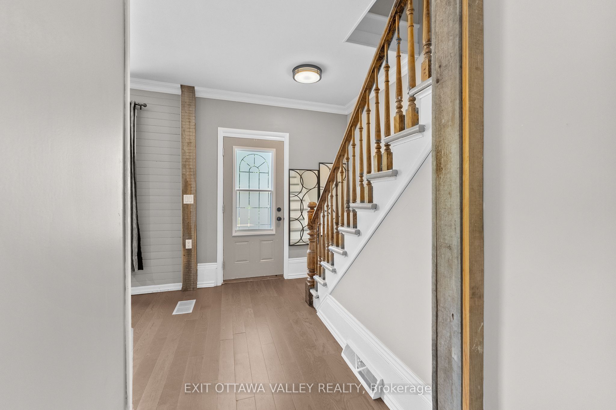 180 Mary Street, Pembroke, ON K8A 5V6 photo 4