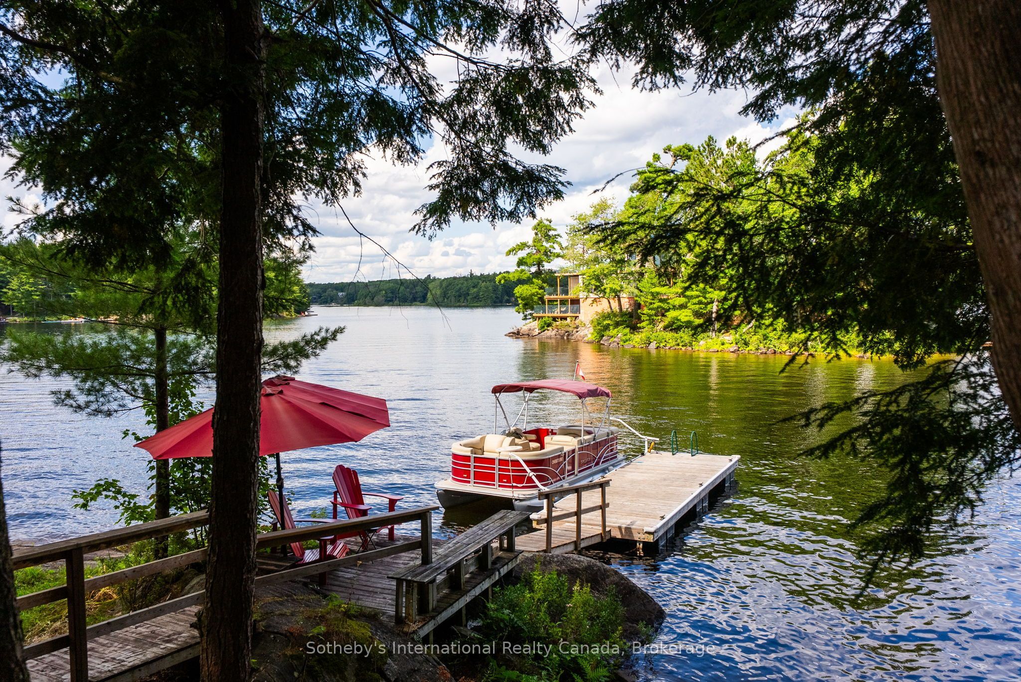 1061 Hurling Point Road, Muskoka Lakes, ON P0C 1A0 photo 2