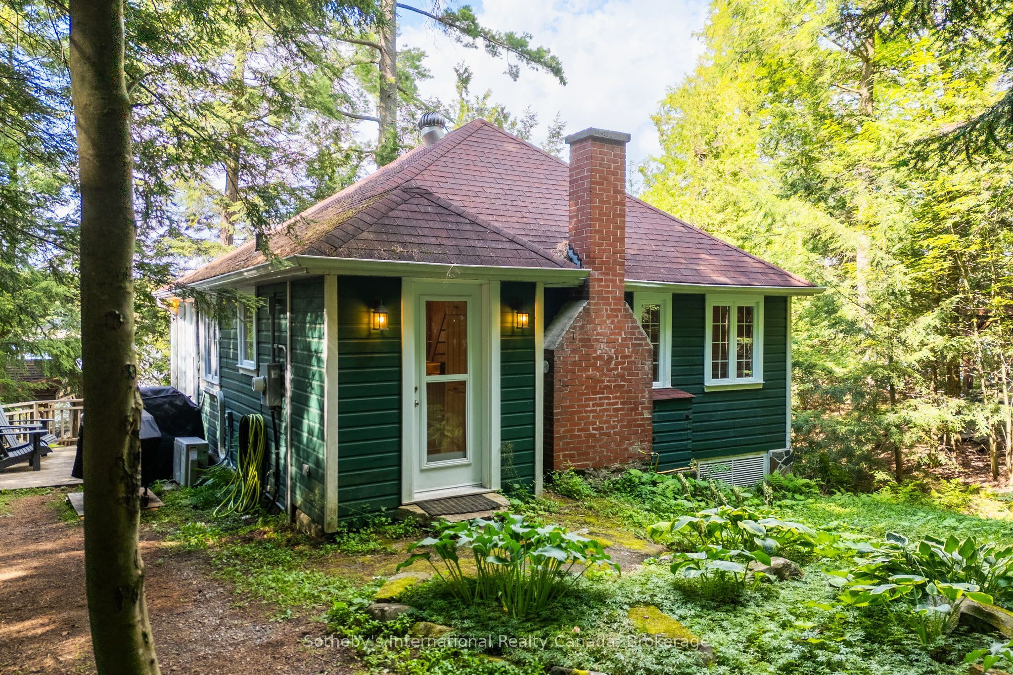 1061 Hurling Point Road, Muskoka Lakes, ON P0C 1A0 photo 4