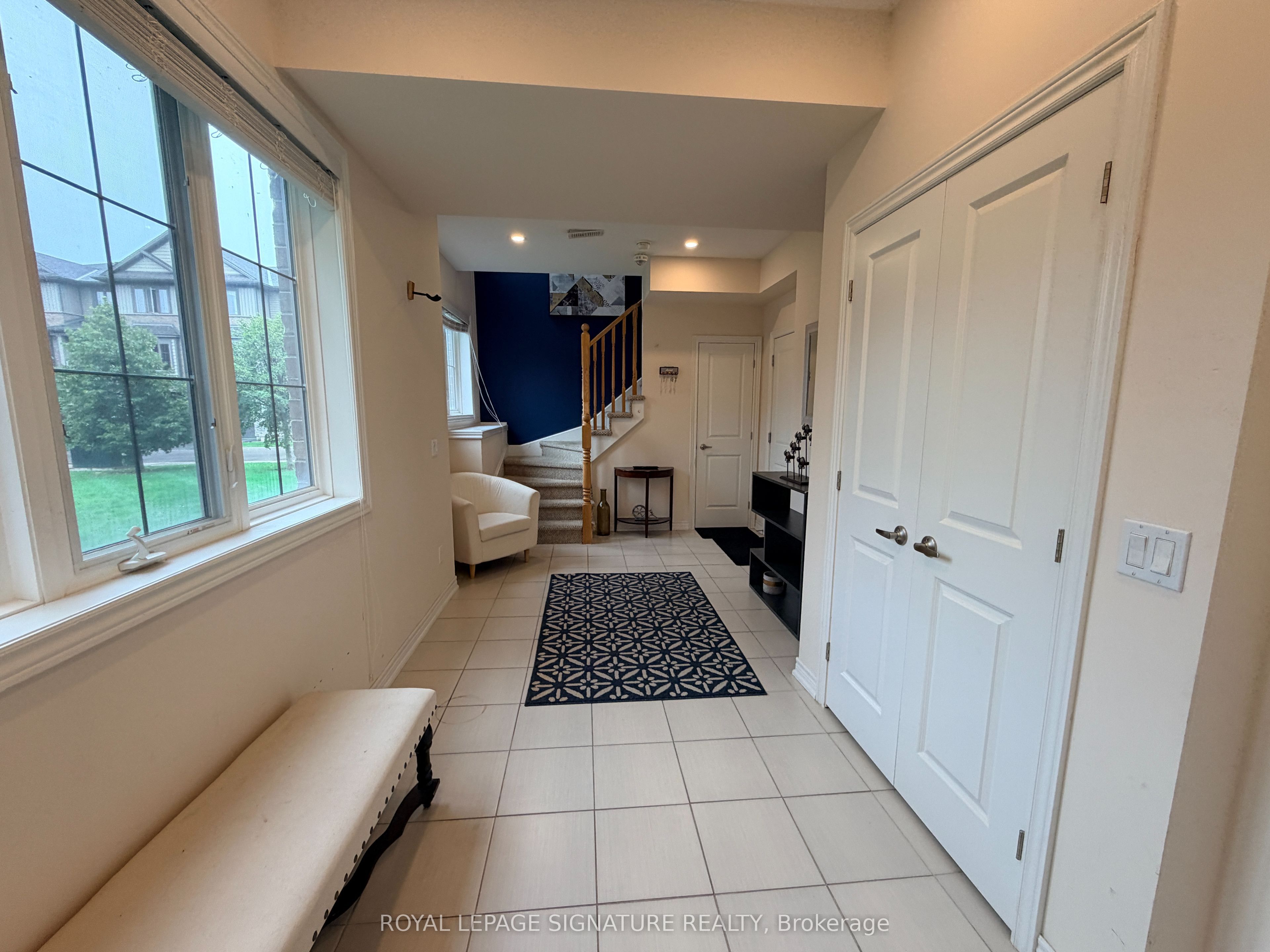 44 Southshore Crescent, Hamilton, ON L8E 0J3 photo 2