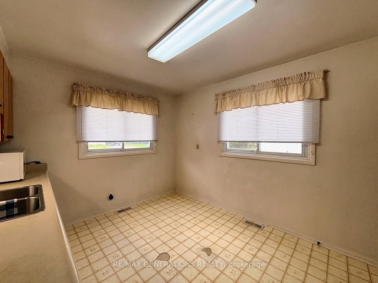 15 Falcon Avenue, Manitouwadge, ON P0T 2C0 photo 5