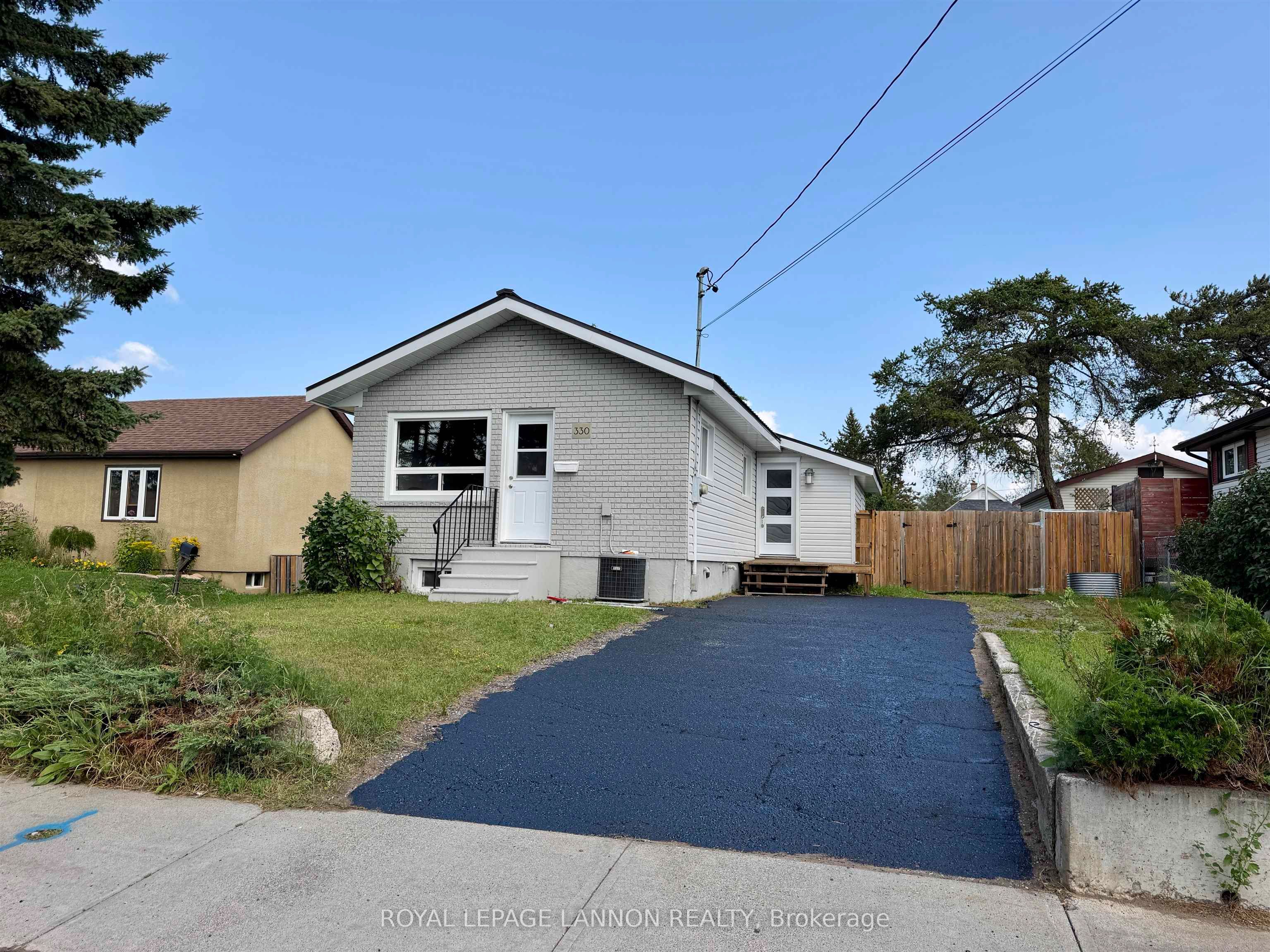 330 Arundel Street, Thunder Bay, ON P7A 1L3