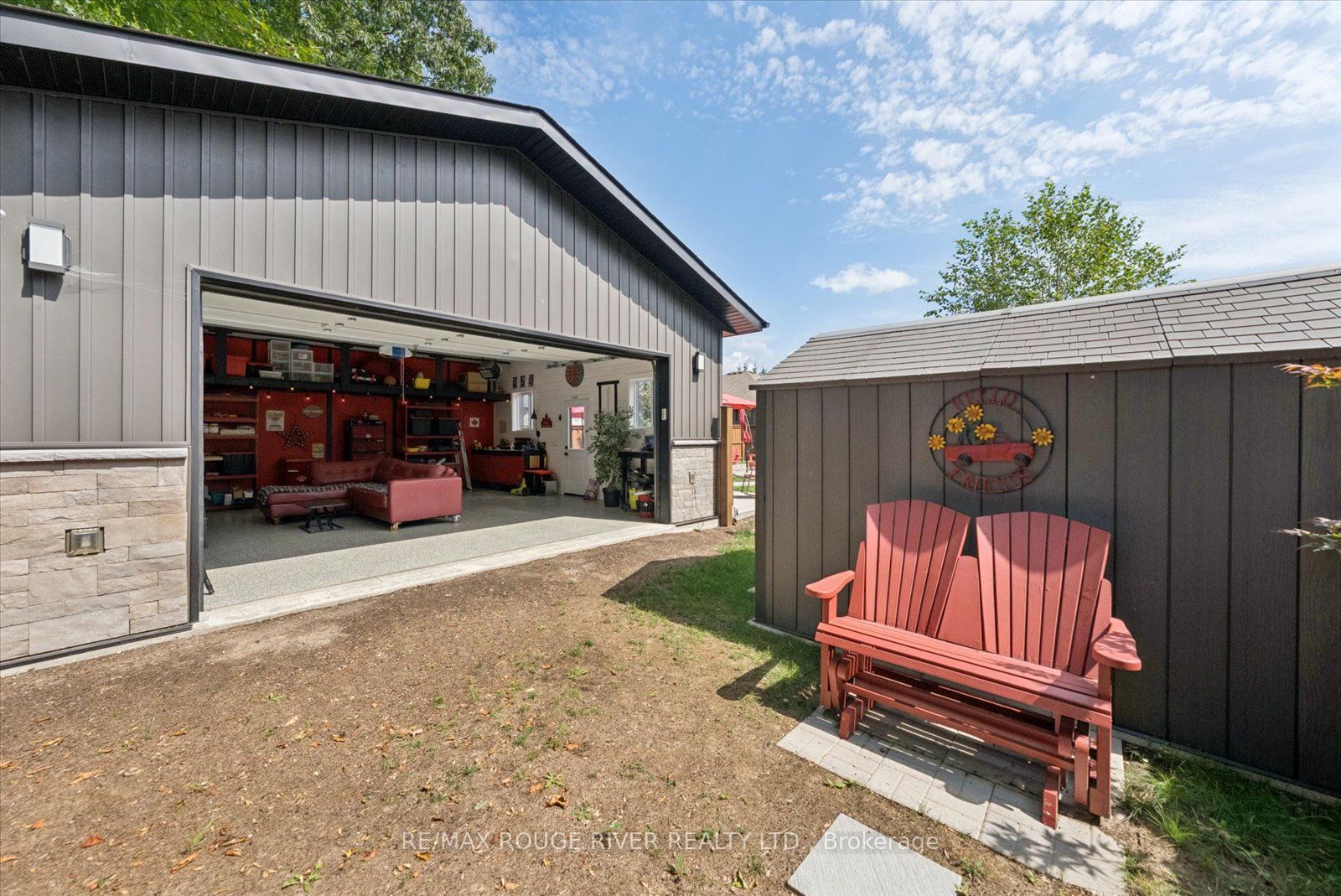 25 Ambrosia Terrace, Quinte West, ON K8V 0G7 photo 2