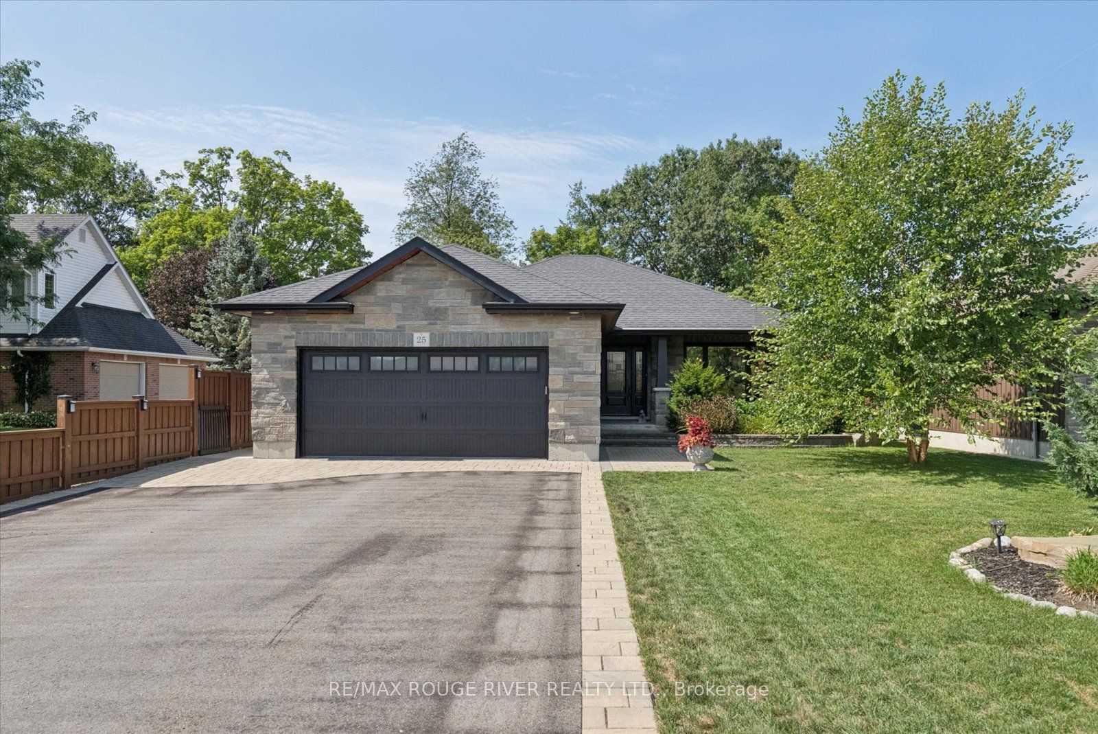 25 Ambrosia Terrace, Quinte West, ON K8V 0G7 photo 3