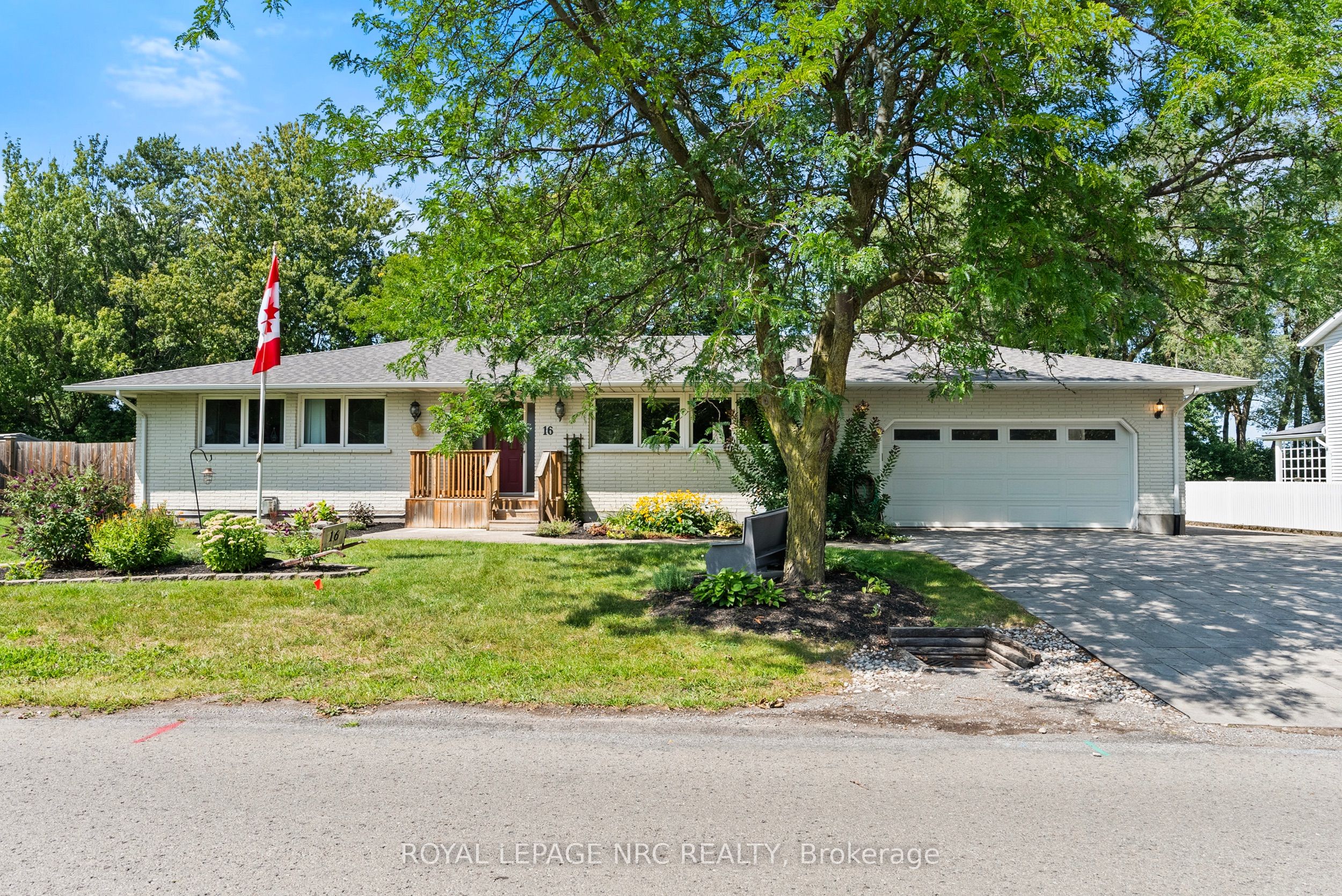 16 DUMFRIES Street, Niagara-on-the-Lake, ON L0S 1L0