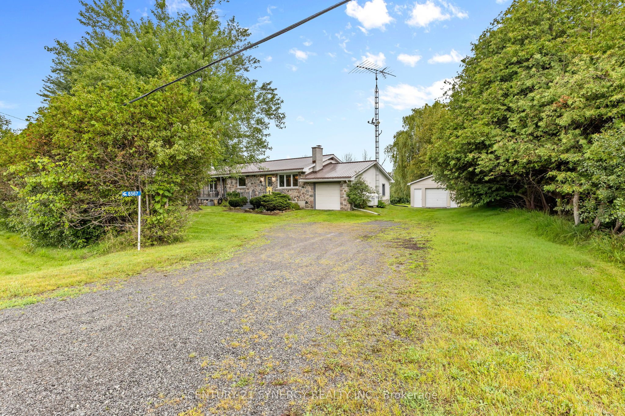 8567 Franktown Road, Stittsville - Munster - Richmond, ON K0A 1B0 photo 2